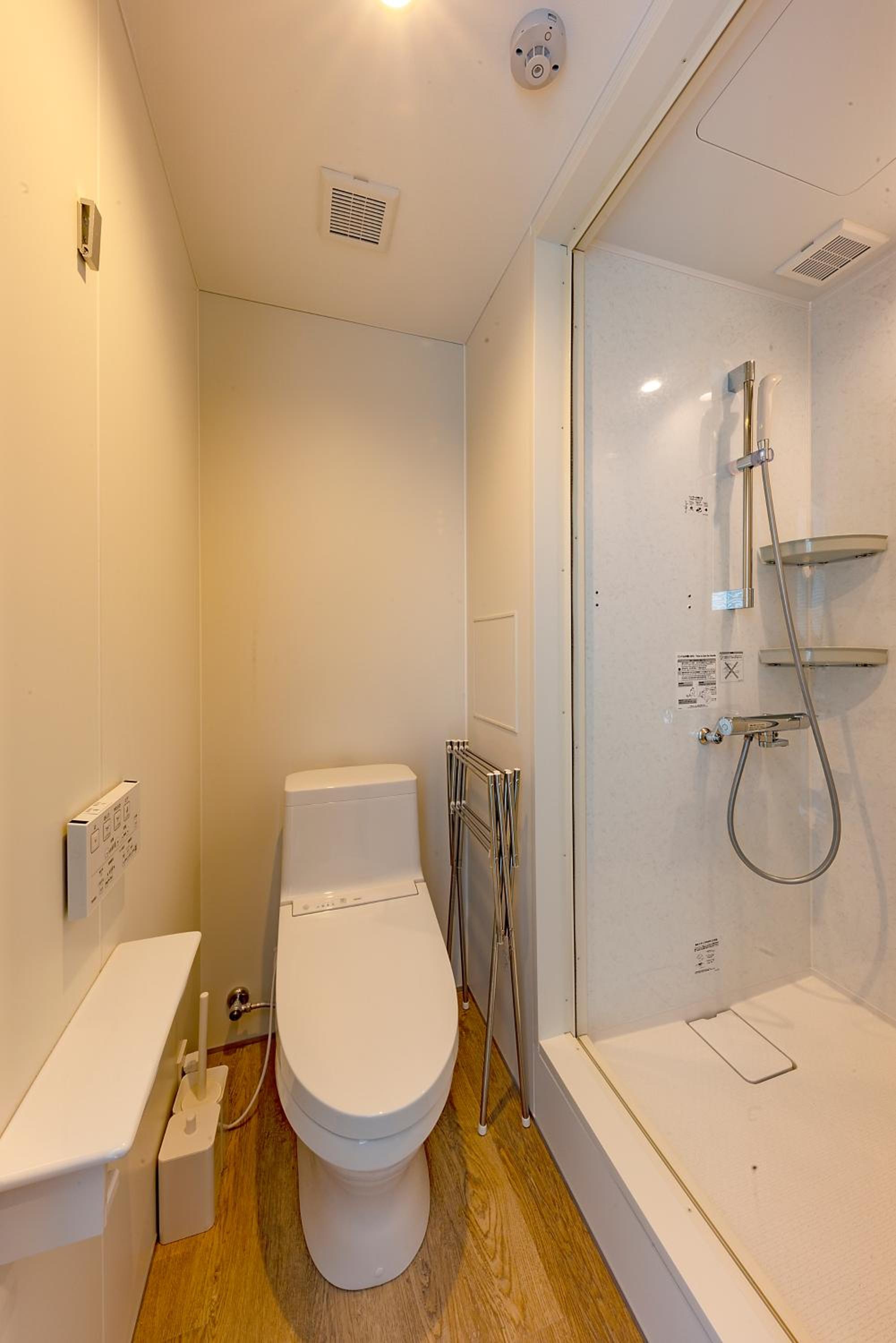 Standard Twin Room - Photo 3