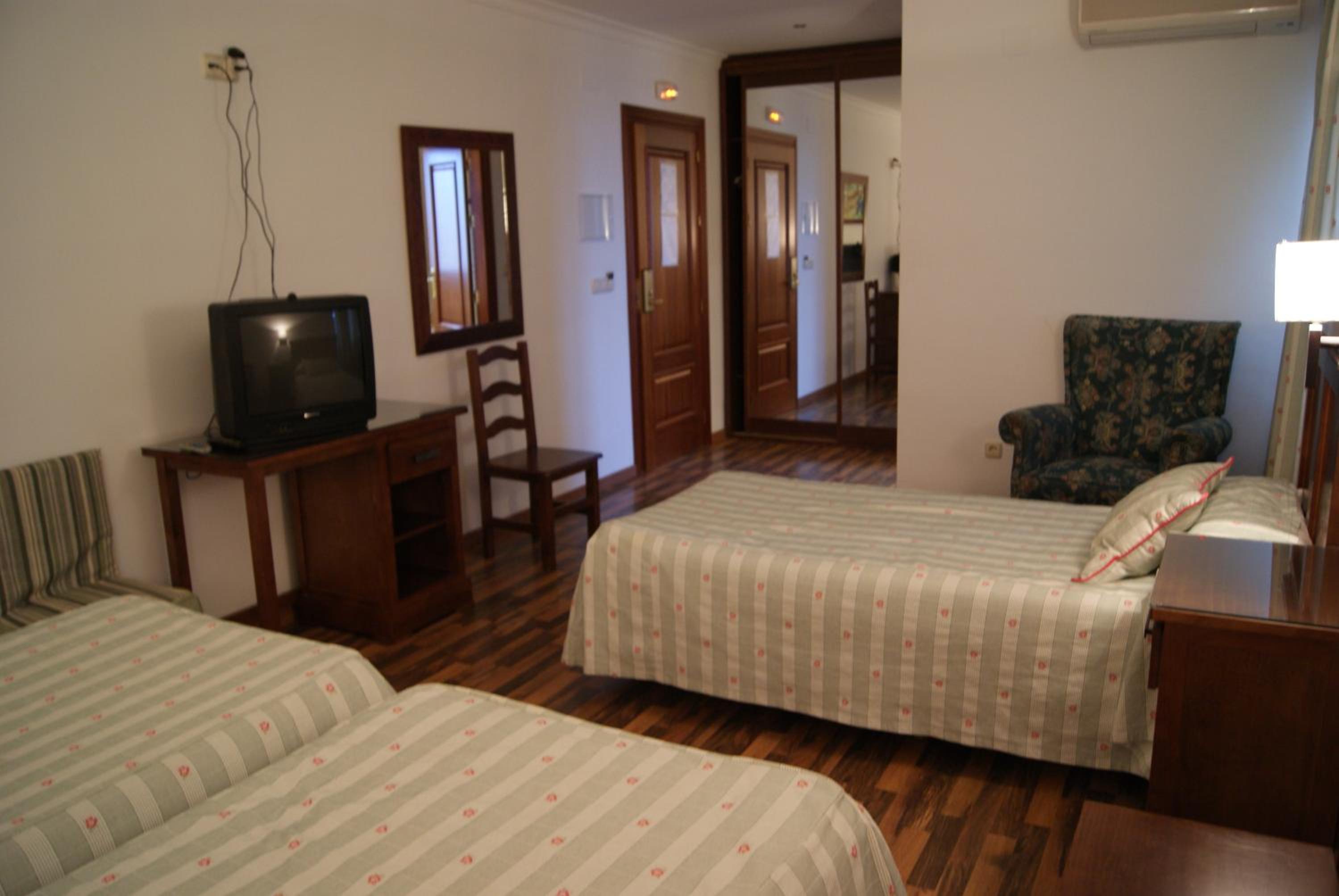 Standard Quadruple Room - Photo 1