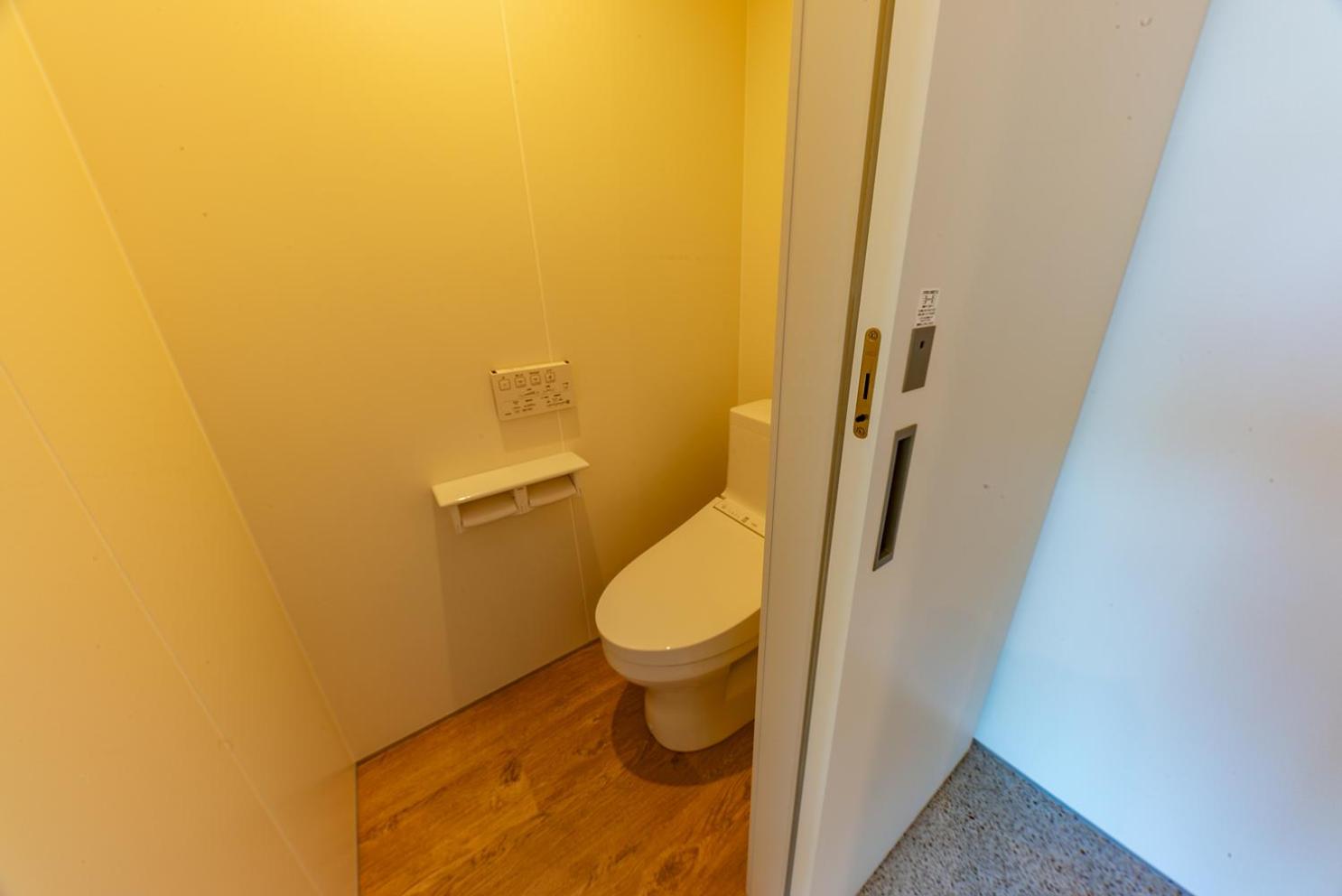 Quadruple Room with Bathroom - Photo 6