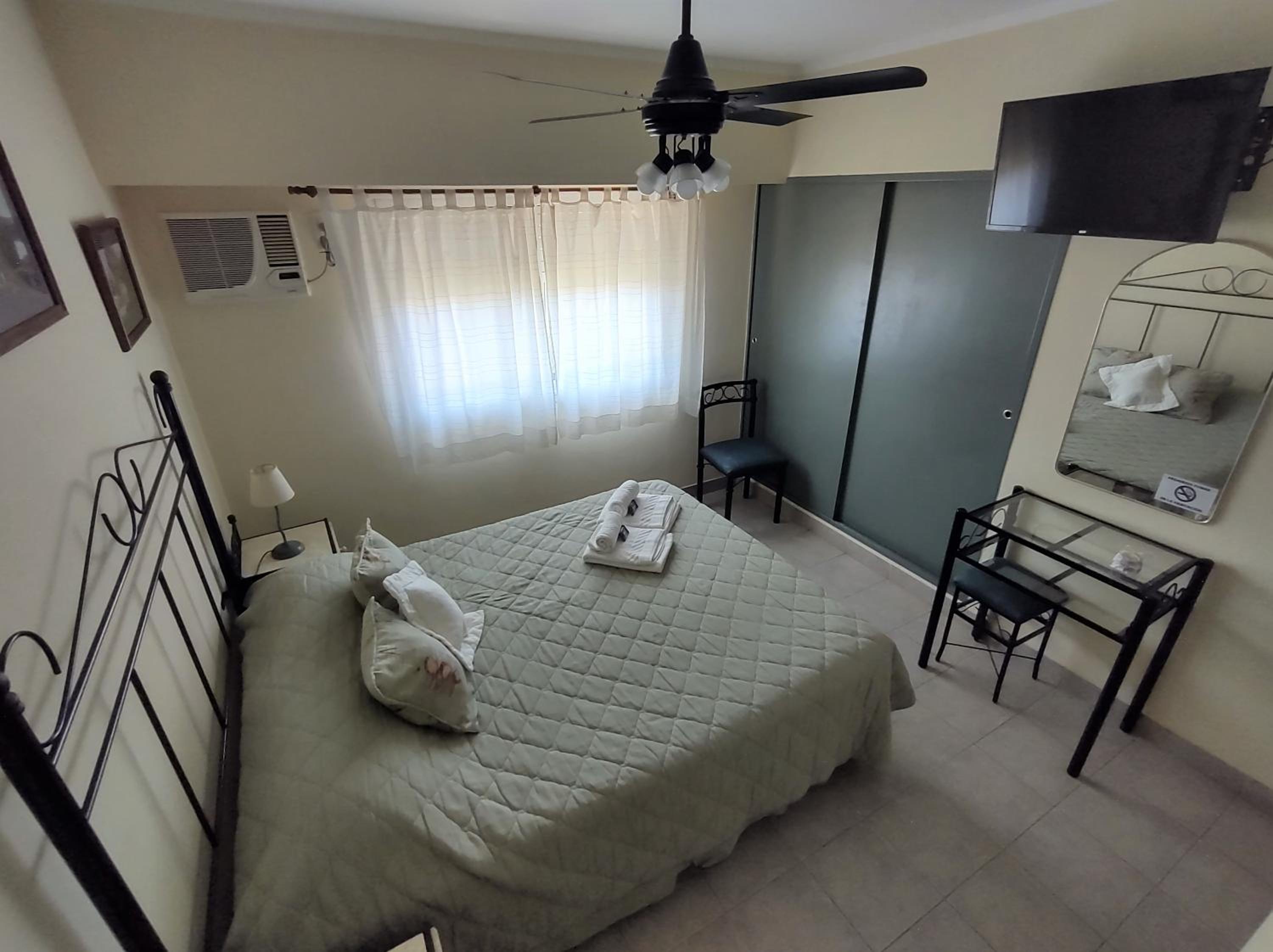 Double Room With Private Bathroom photo 3