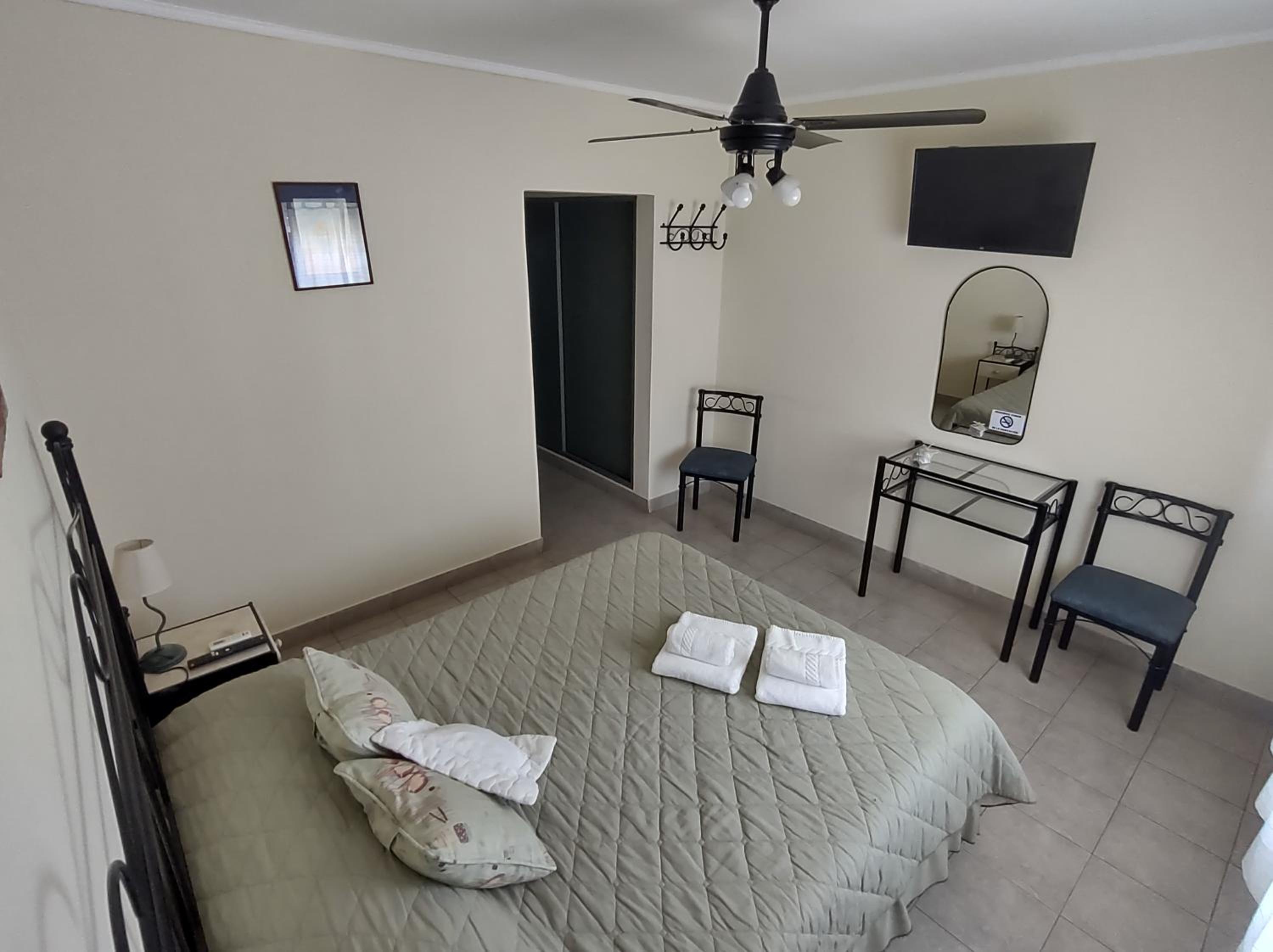 Double Room With Private Bathroom photo 2