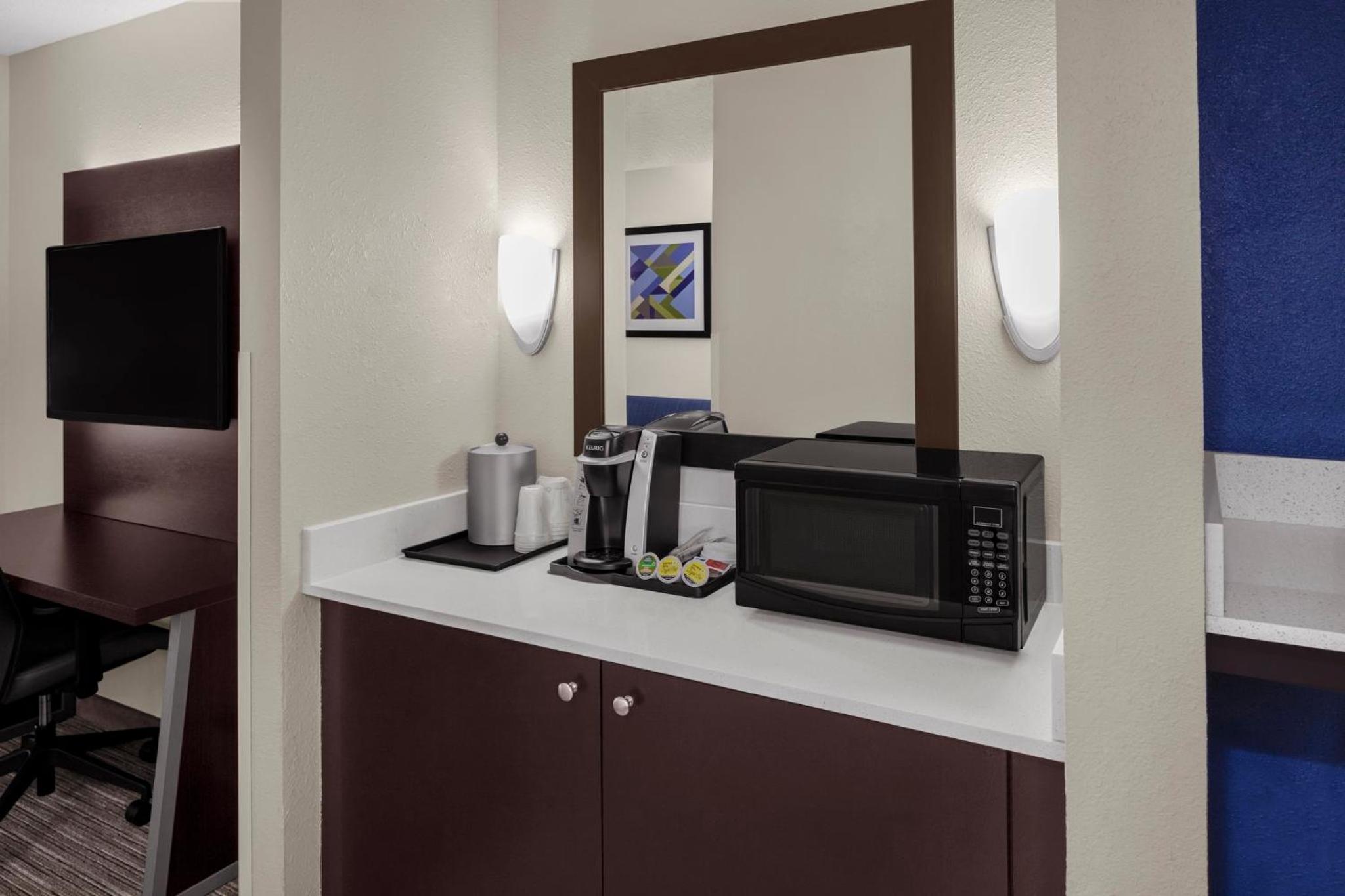 King Suite with Sofa Bed - Photo 3