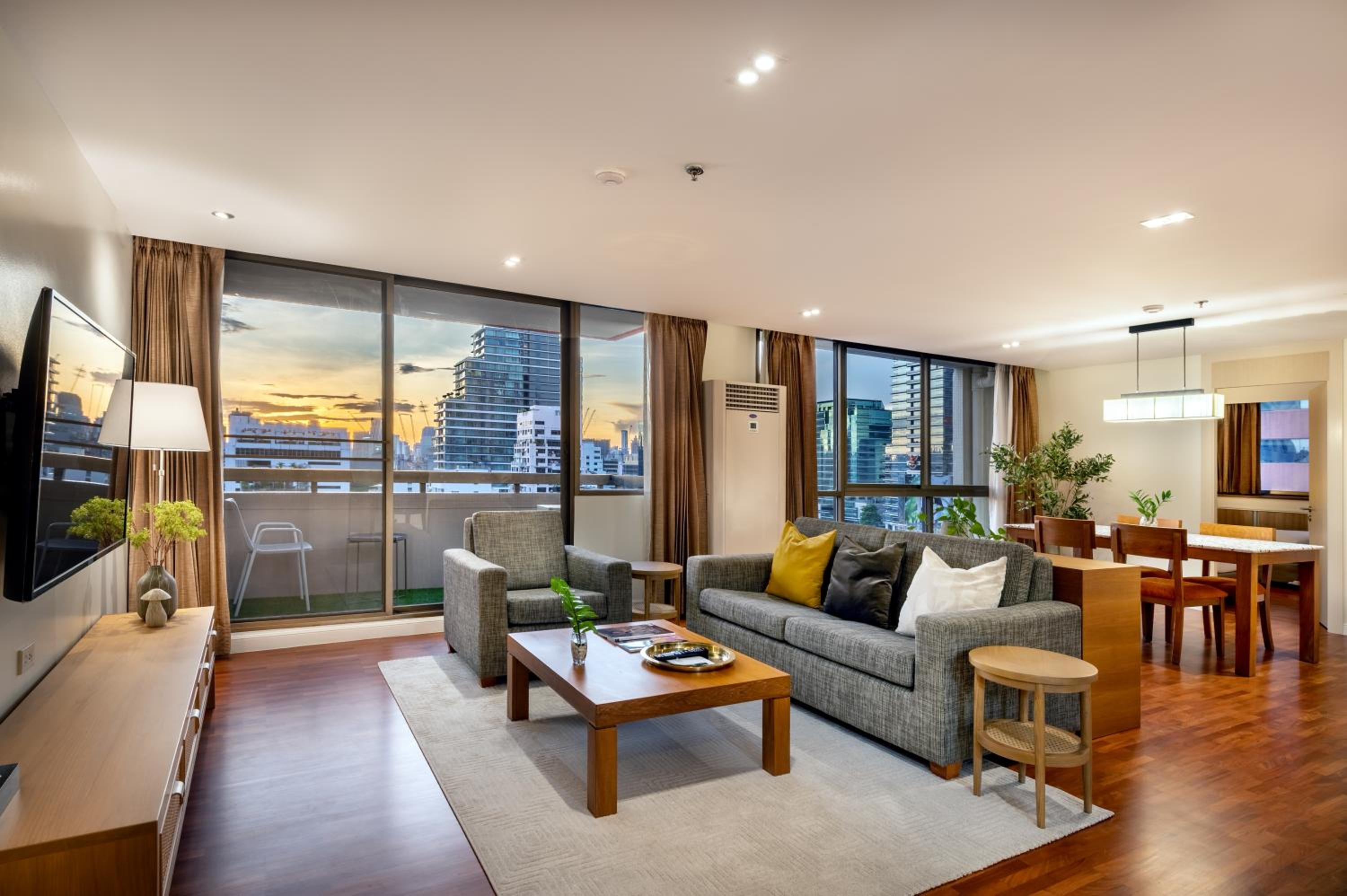  Premier 2-Bedroom Residence