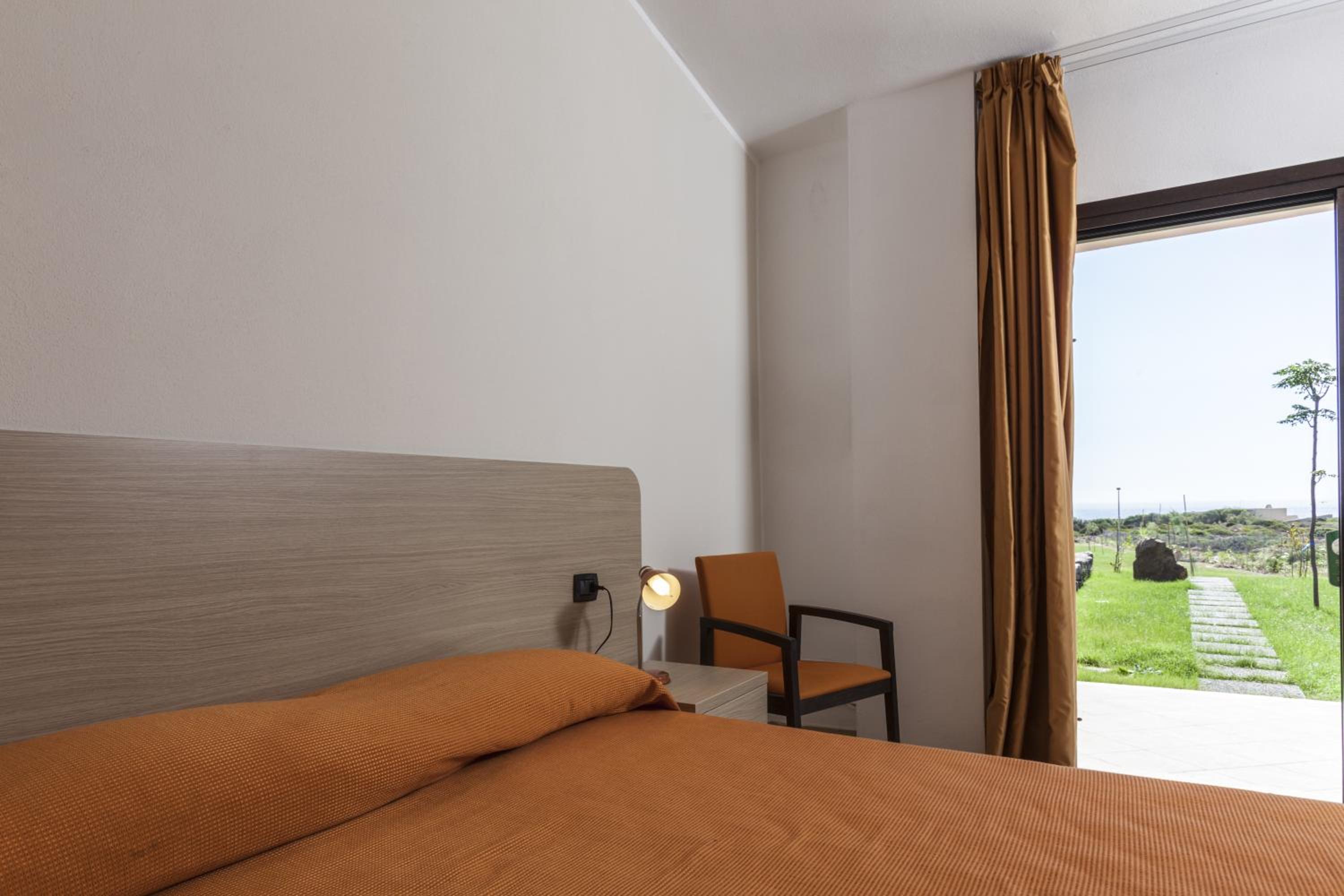 Deluxe Double or Twin Room with Garden View photo 1