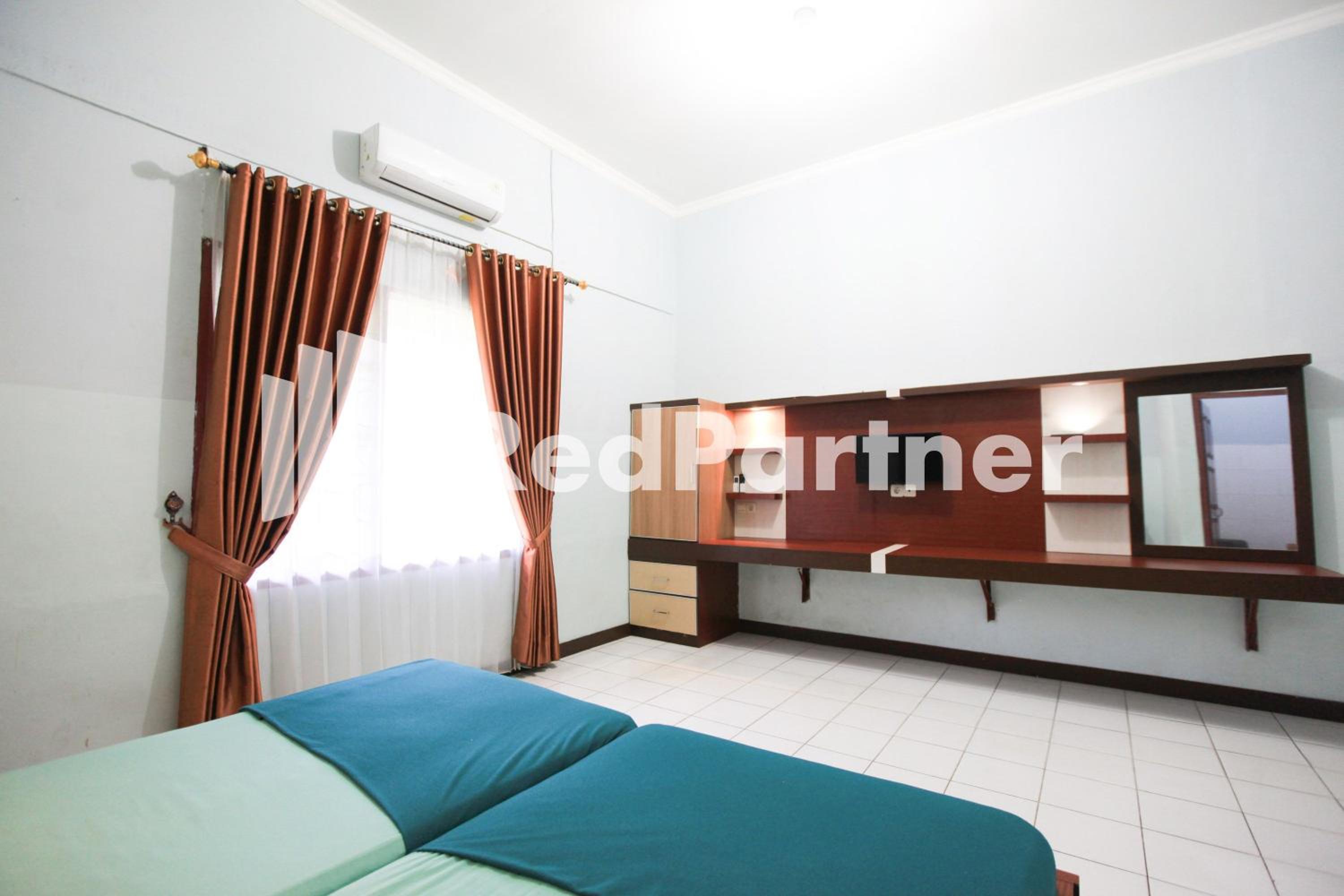 Economy Double Room photo 2