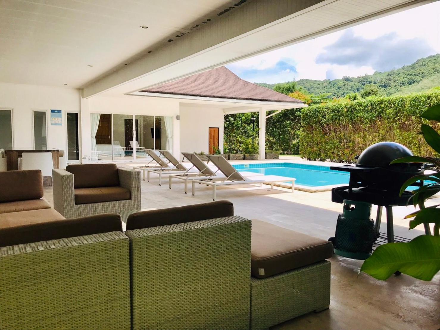 Villa with Private Pool - Photo 23