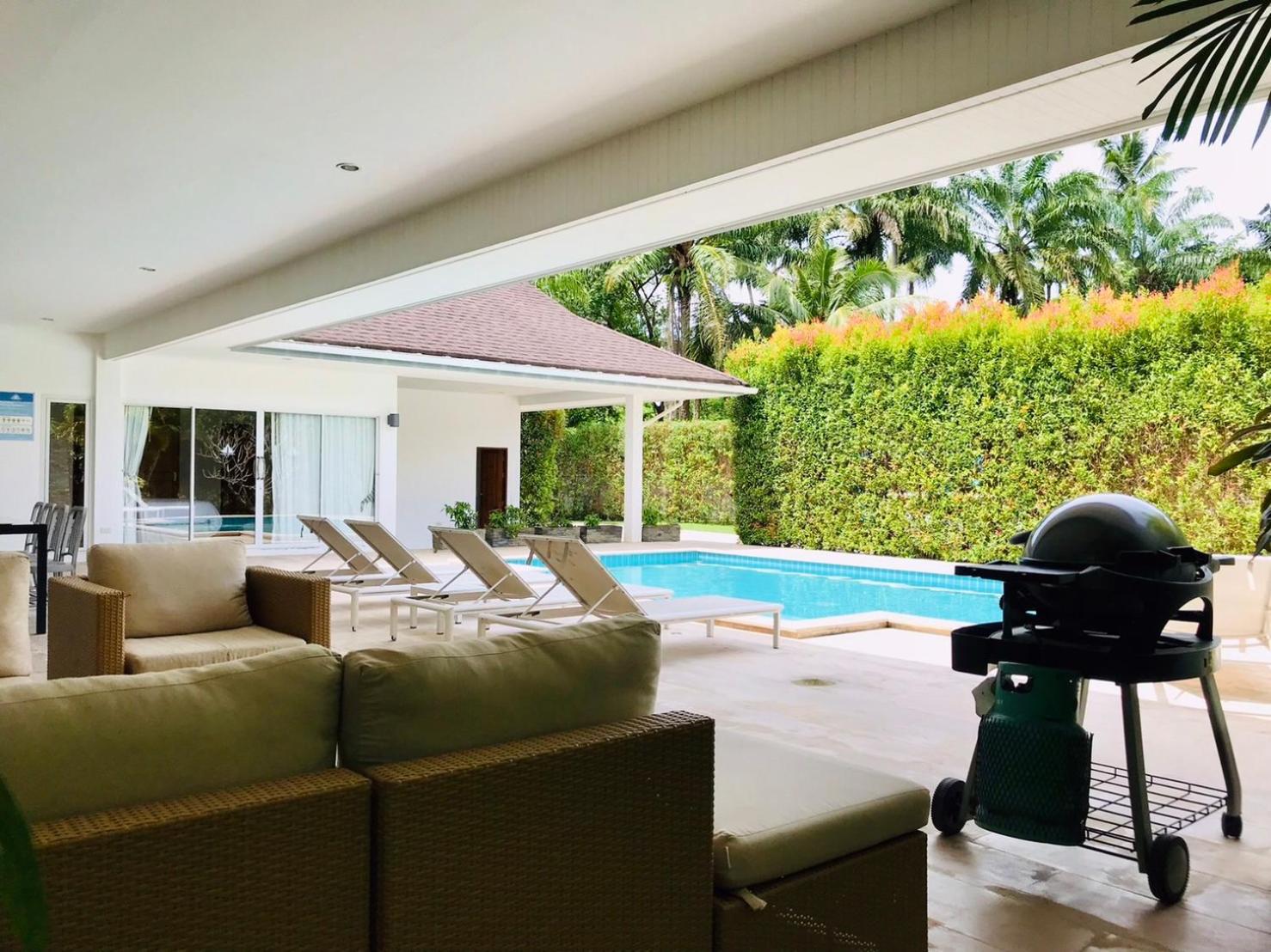 Villa with Private Pool - Photo 7