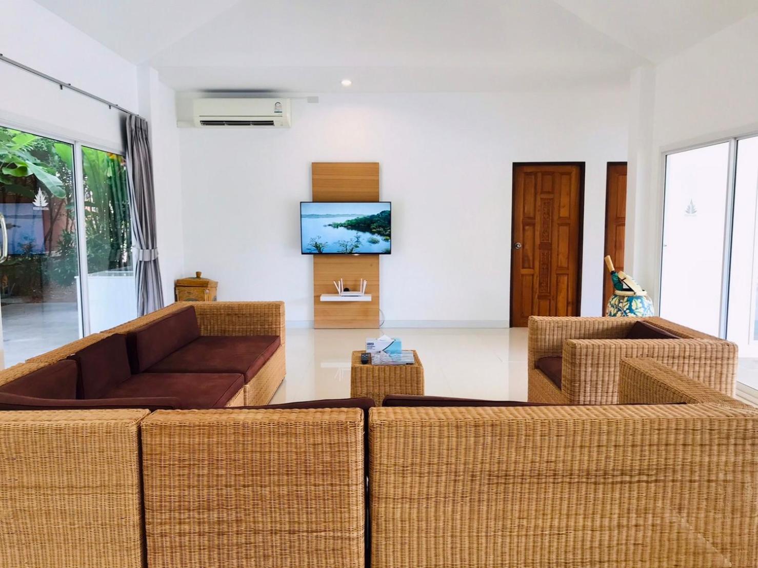 Villa with Private Pool - Photo 1