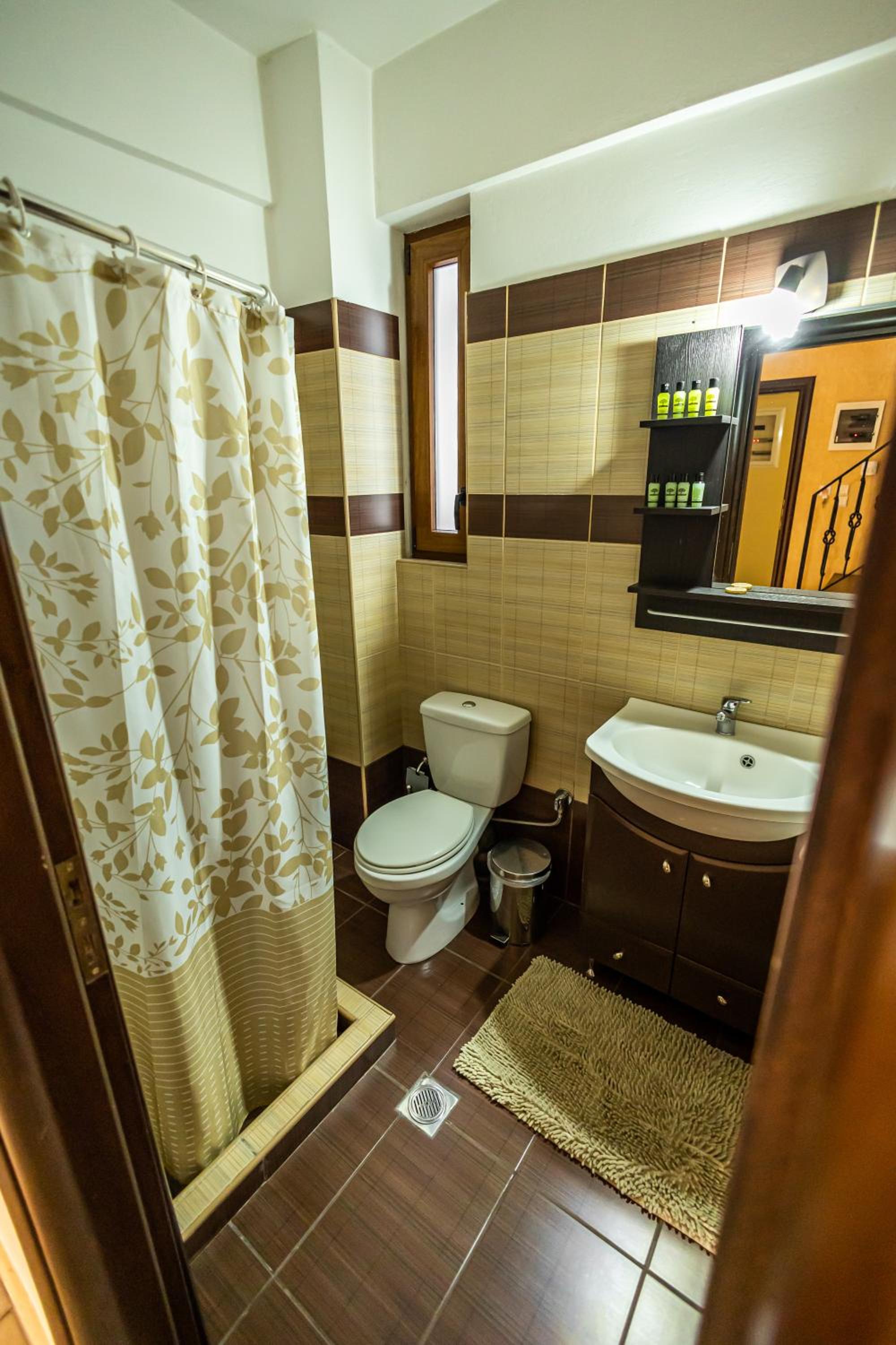 Deluxe Family Room - Photo 12