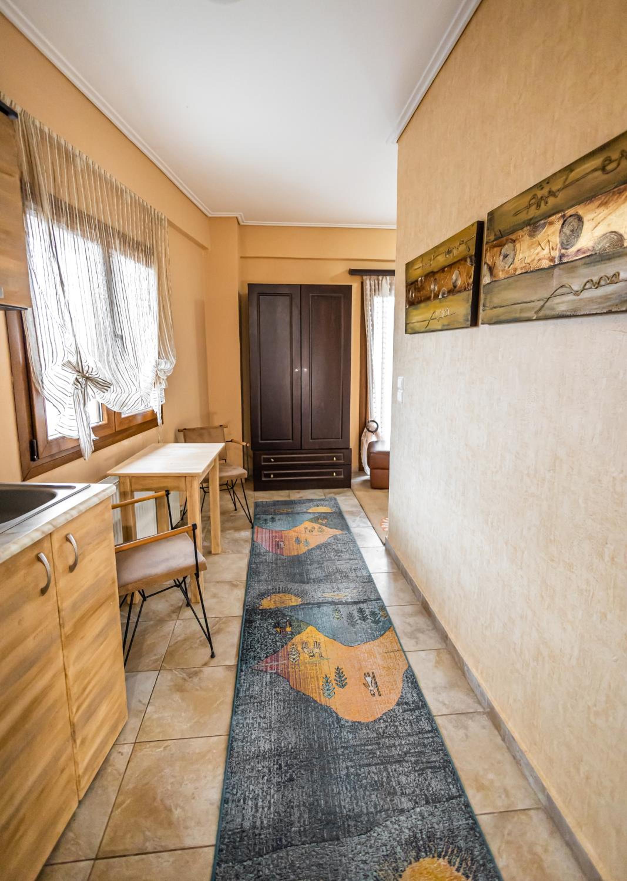 Deluxe Family Room - Photo 11