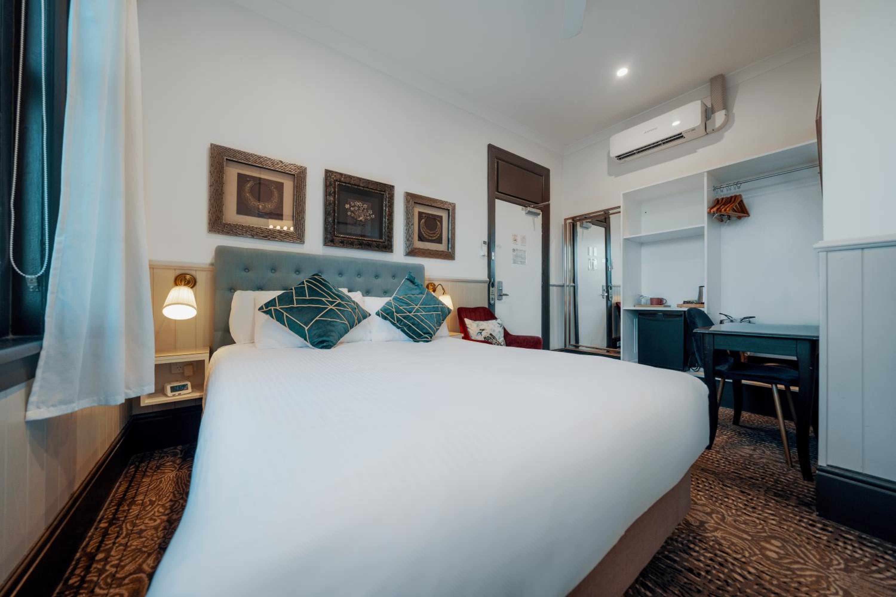 Queen Room with View