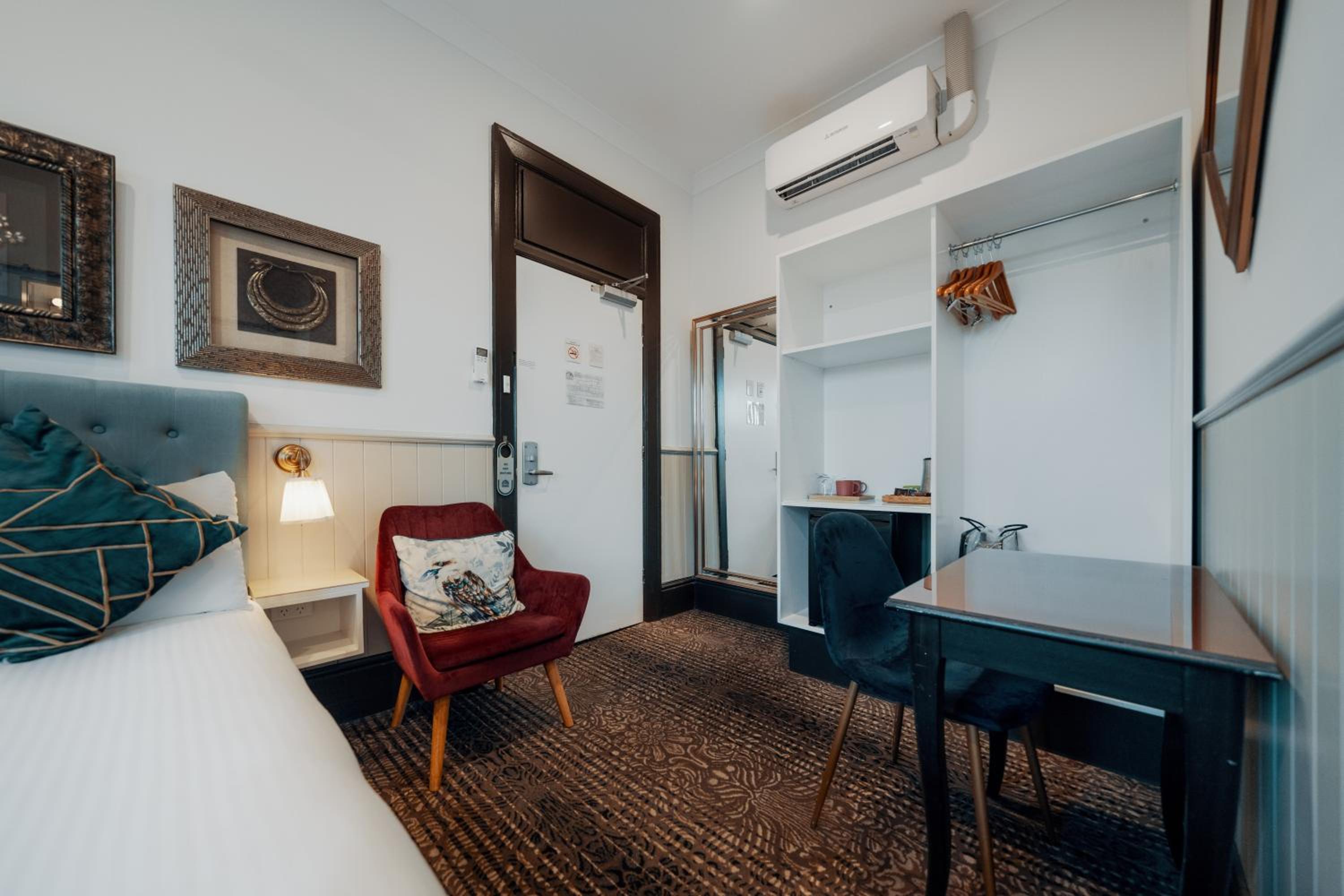 Queen Room with View