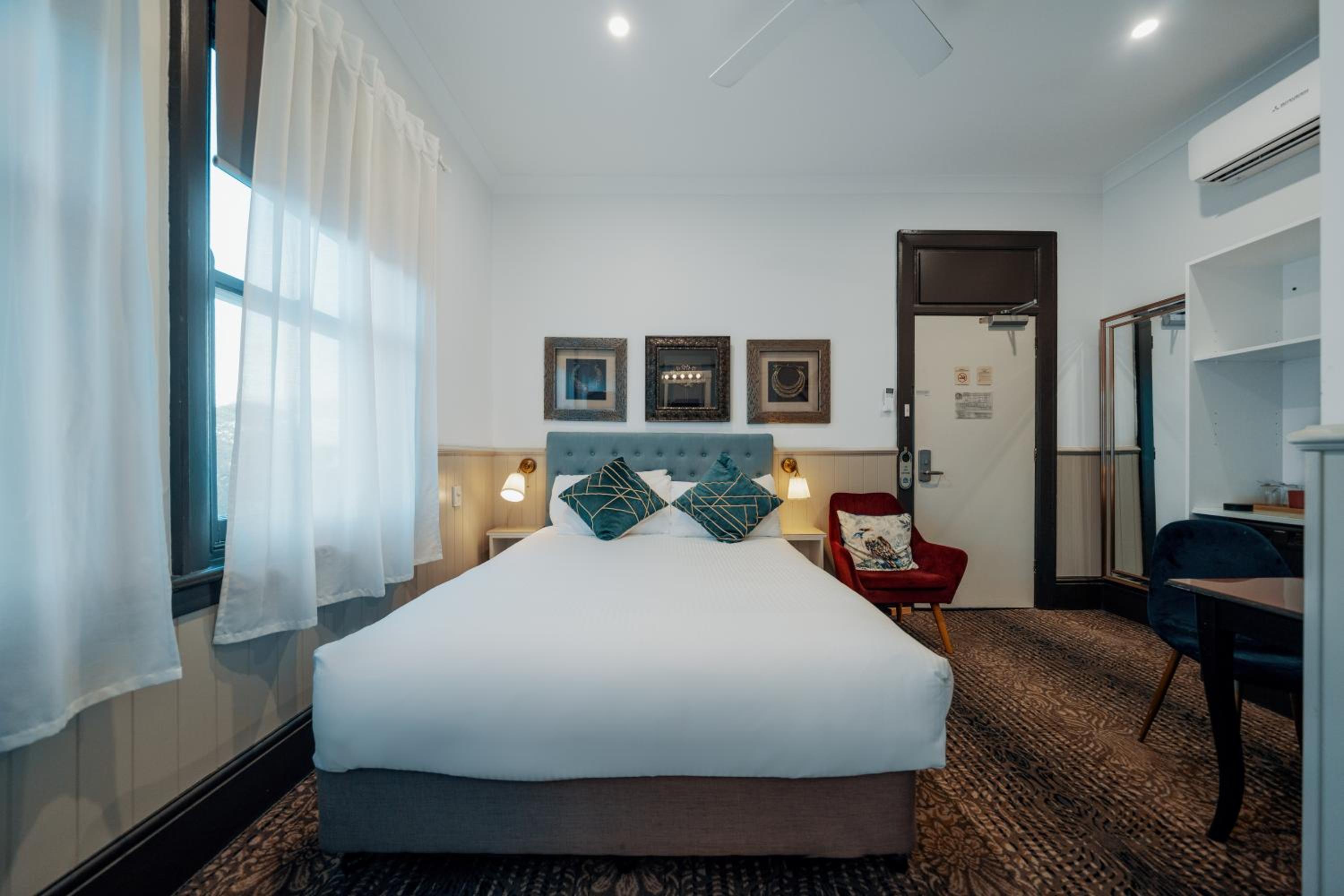 Queen Room with View
