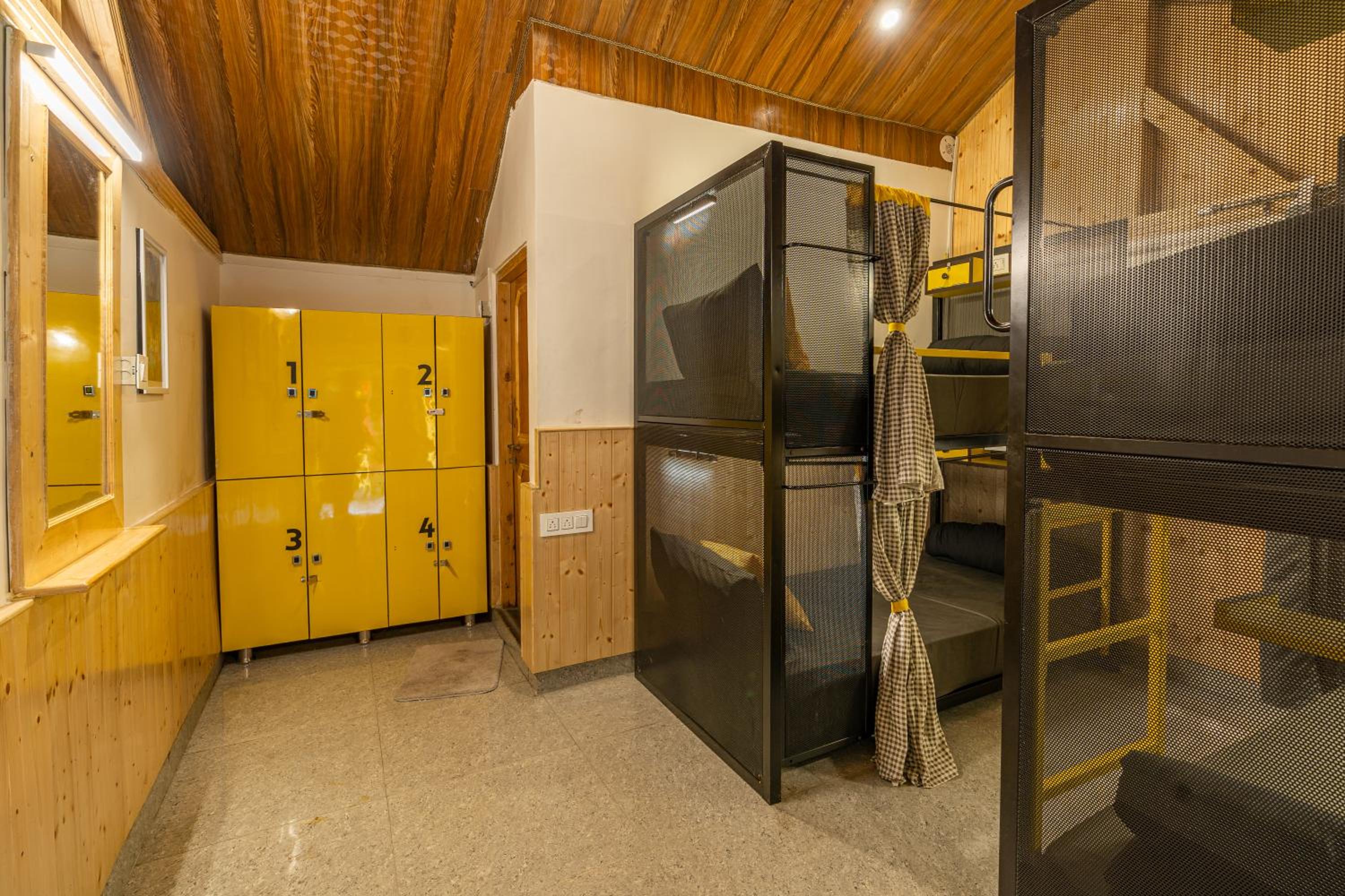 Standard - Bed In 4 Bed Mixed Dormitory photo 1