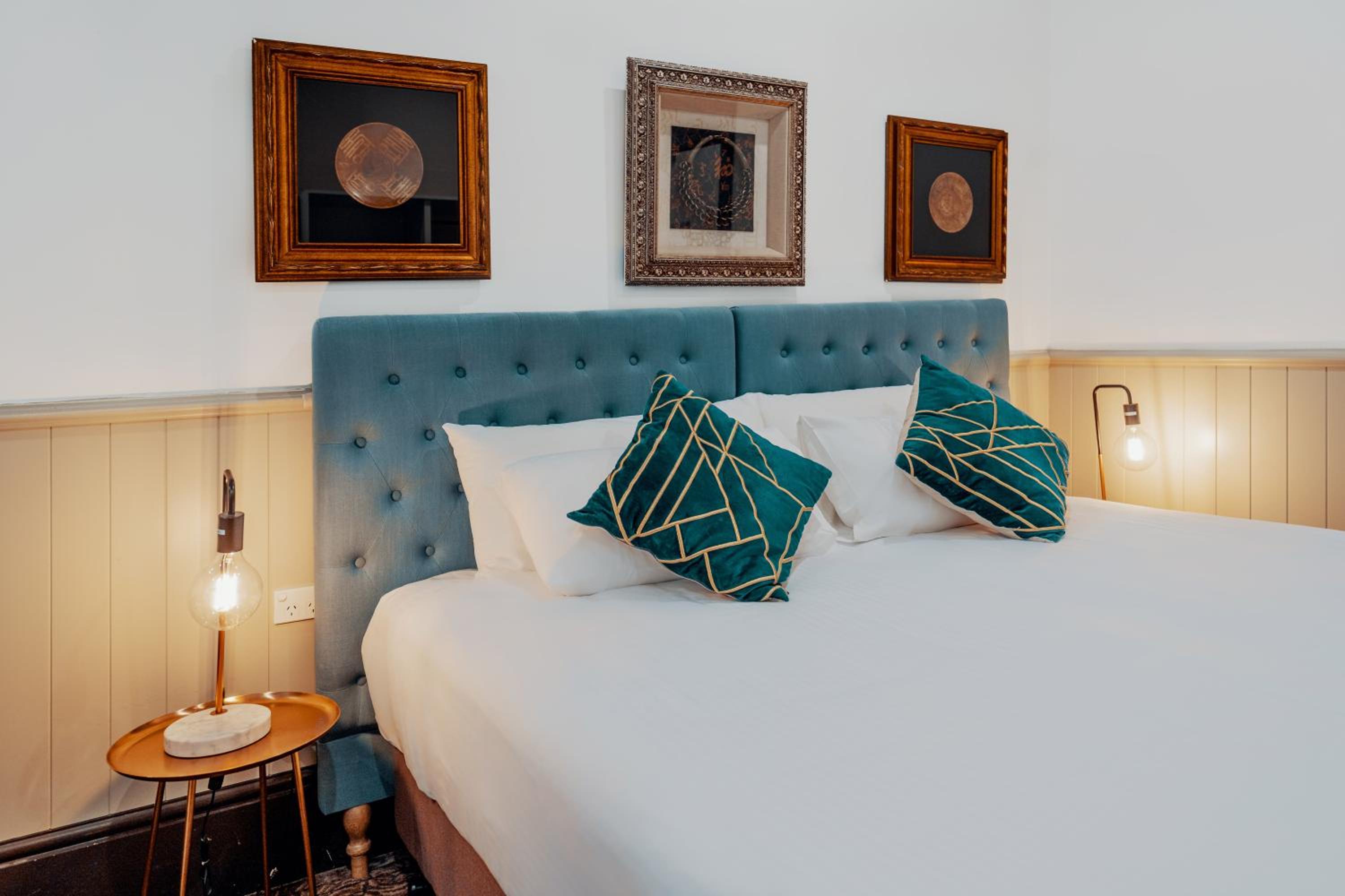 King or Twin Room with Private Bathroom thumbnail 6