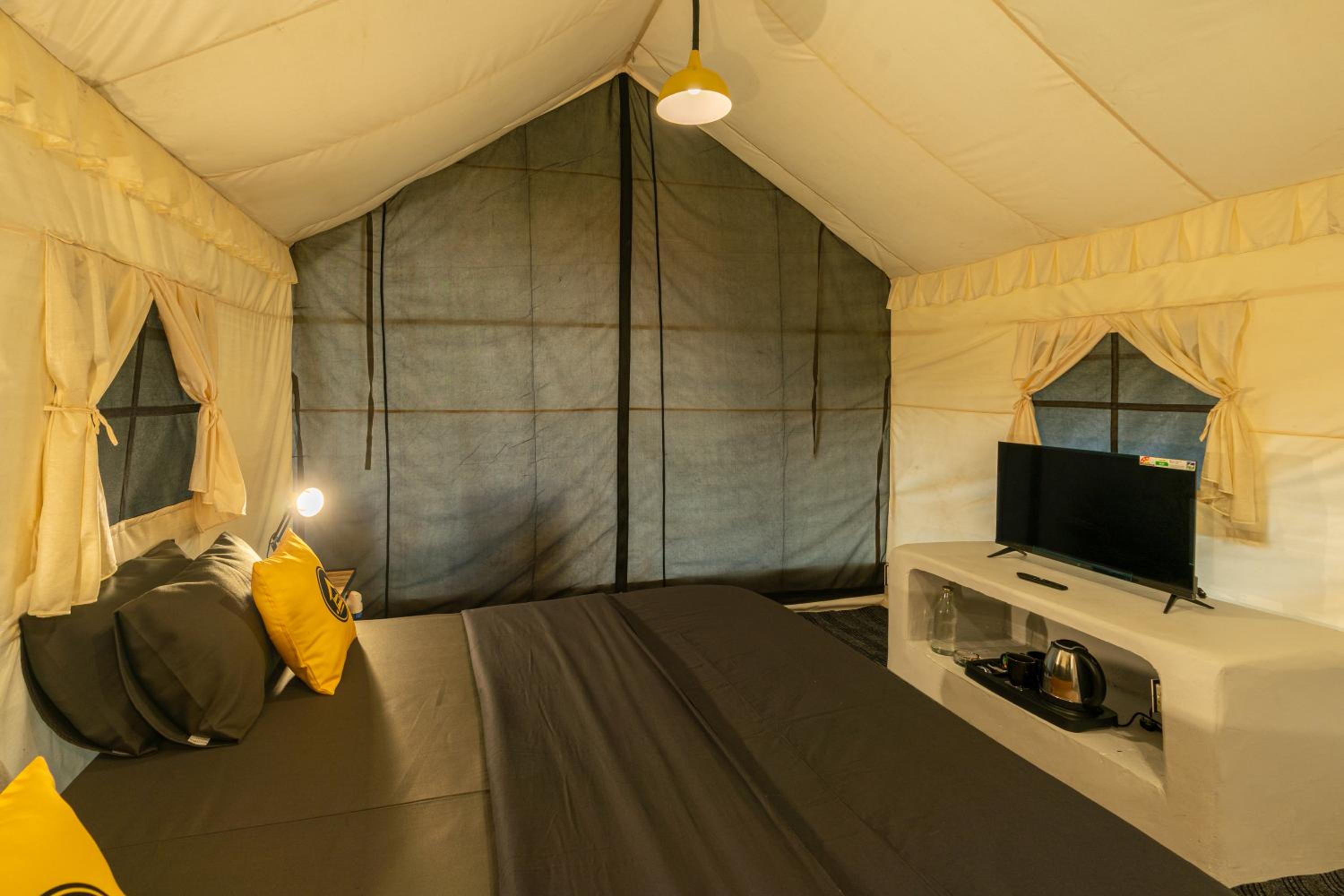  Standard Swiss Tent photo 3