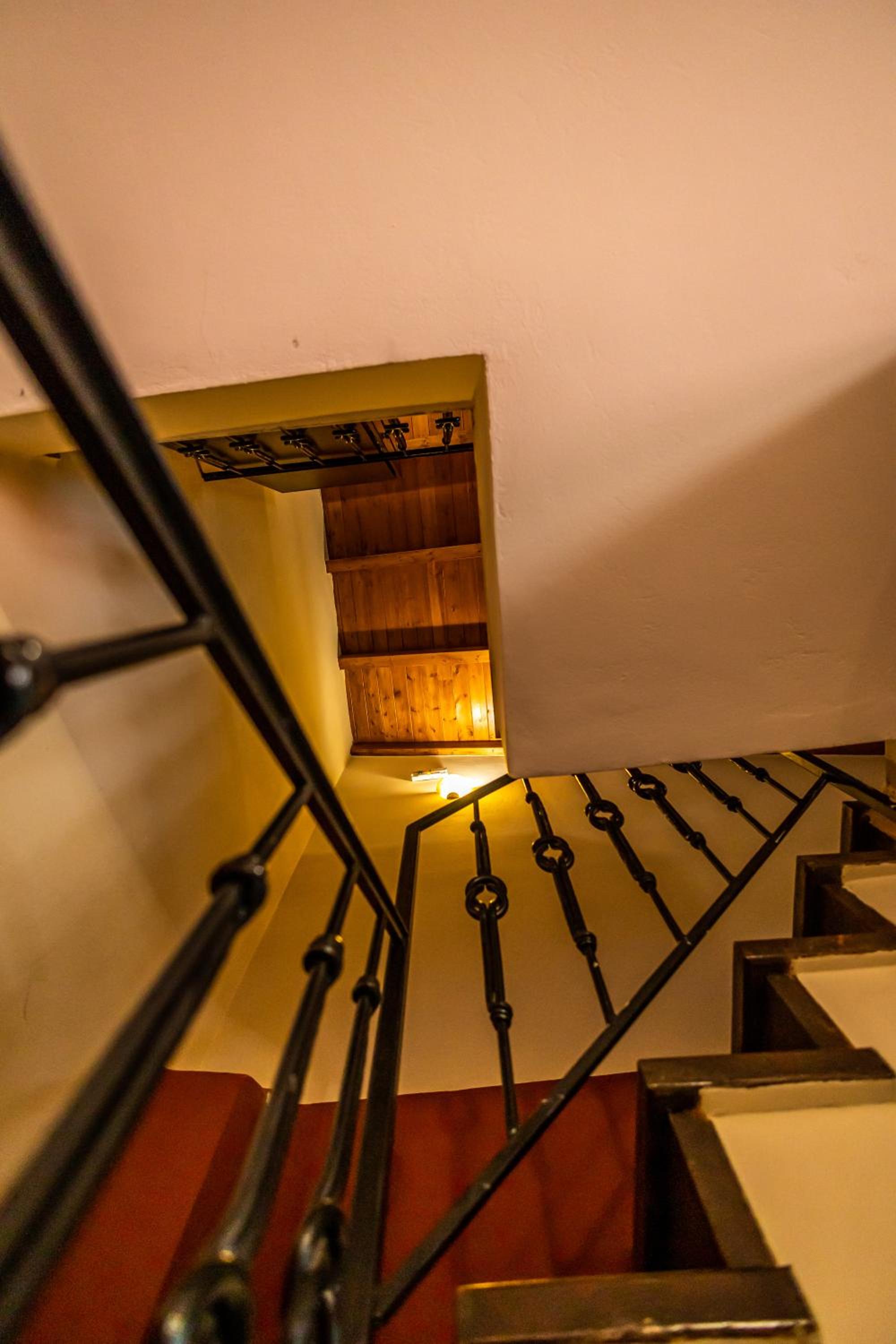 Deluxe Room - Photo 12