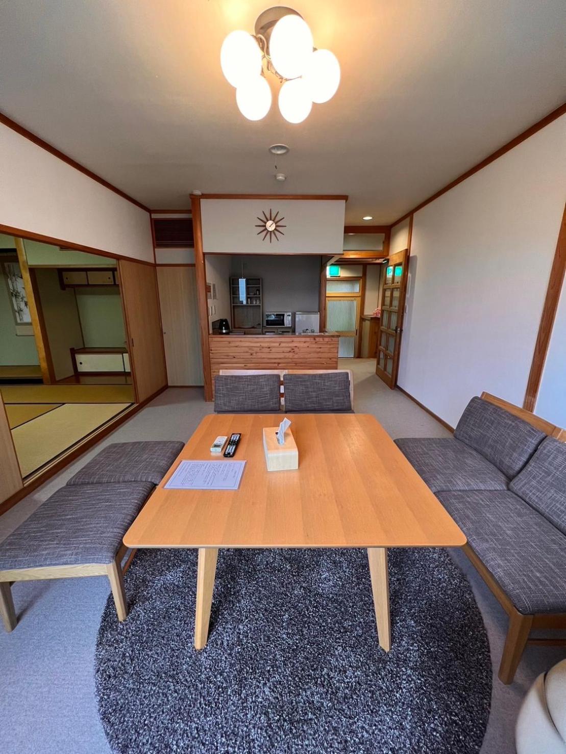 Quadruple Room with Private Bathroom - Photo 12
