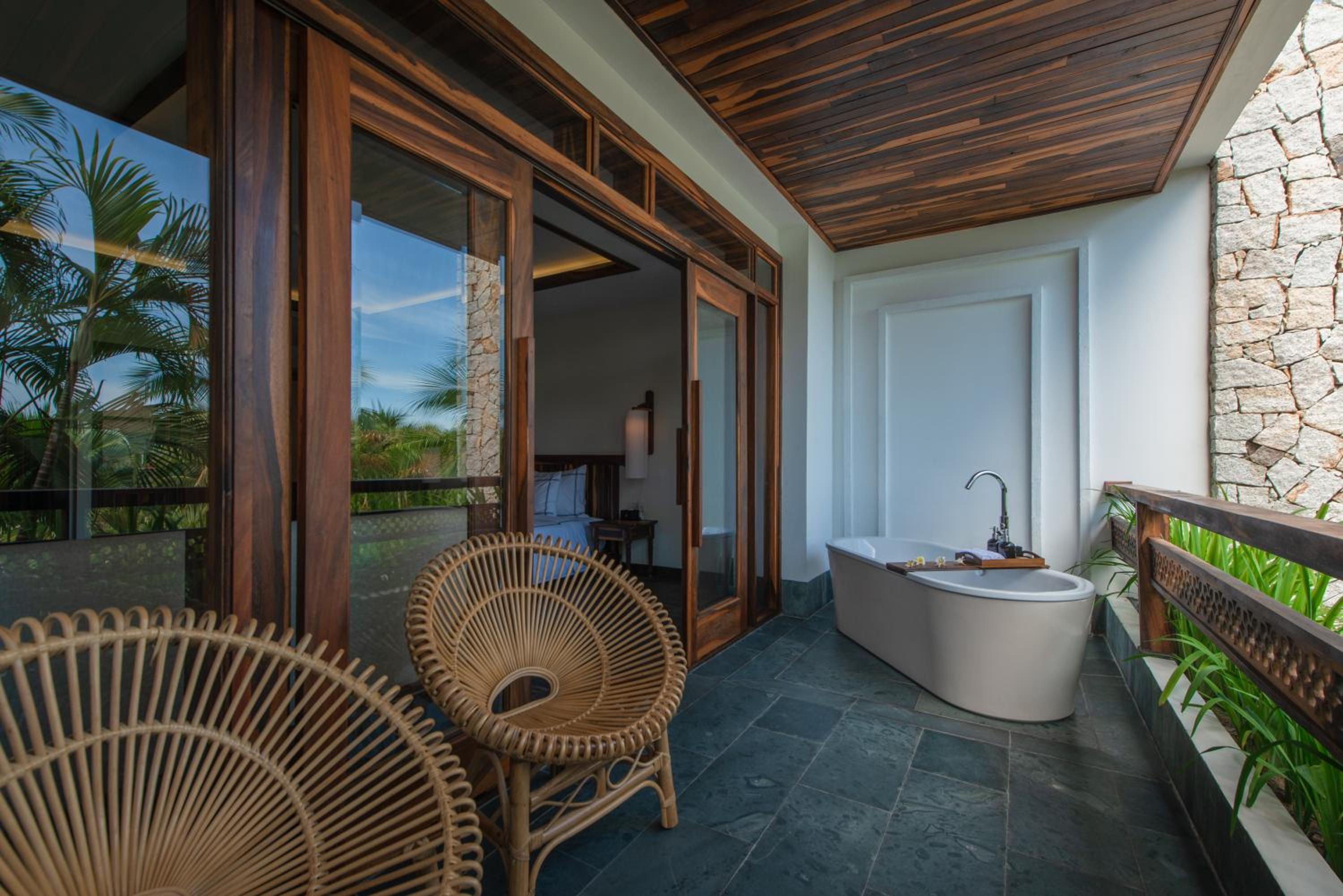 Ocean View Premium King - Photo 11