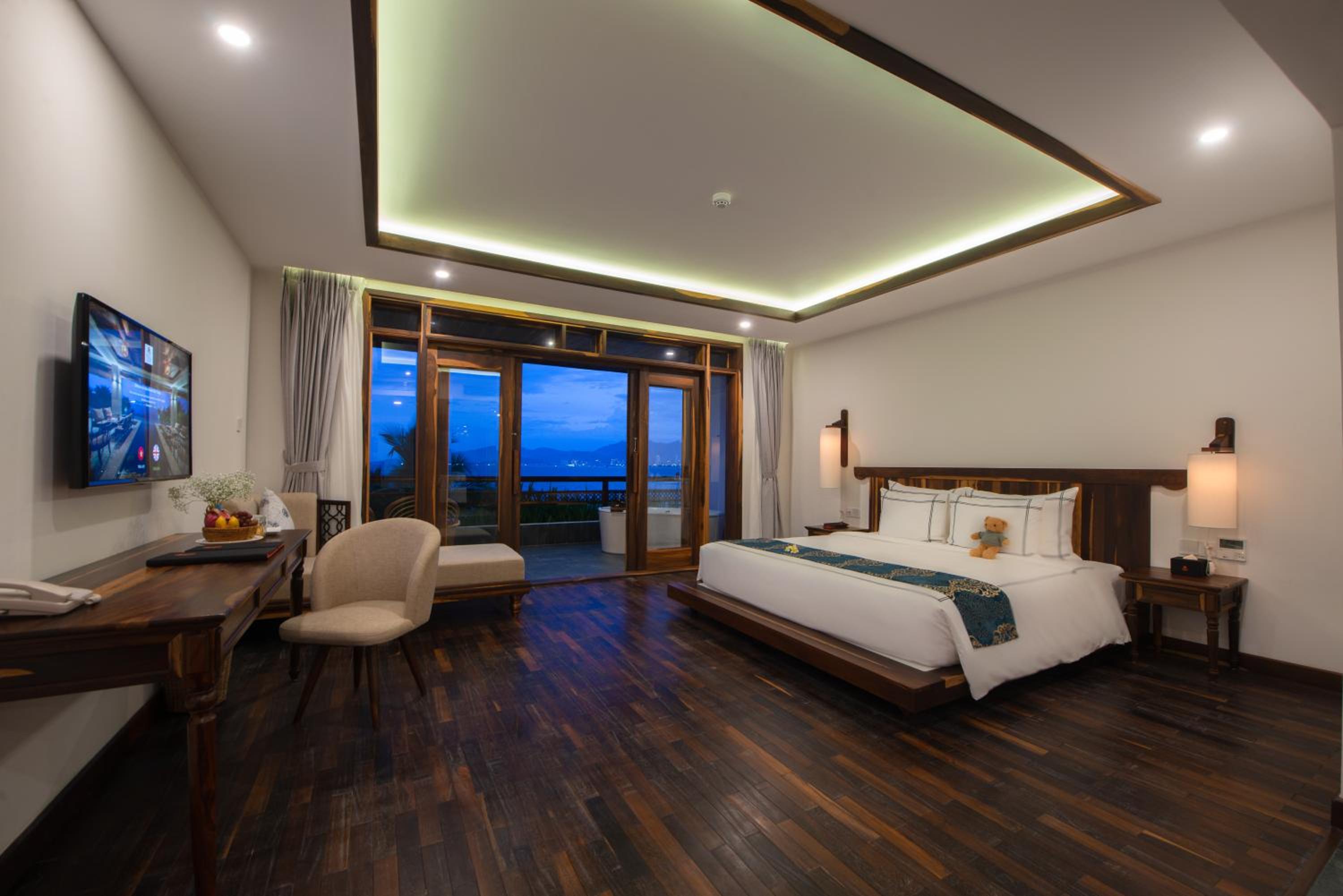 Ocean View Premium King - Photo 6