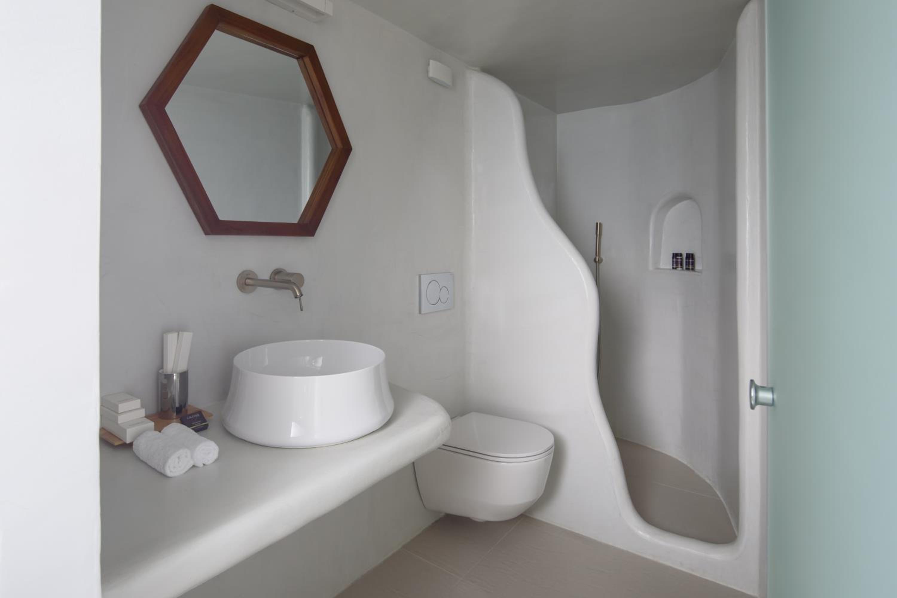 Junior Suite with Hot Tub and Caldera View - Photo 7