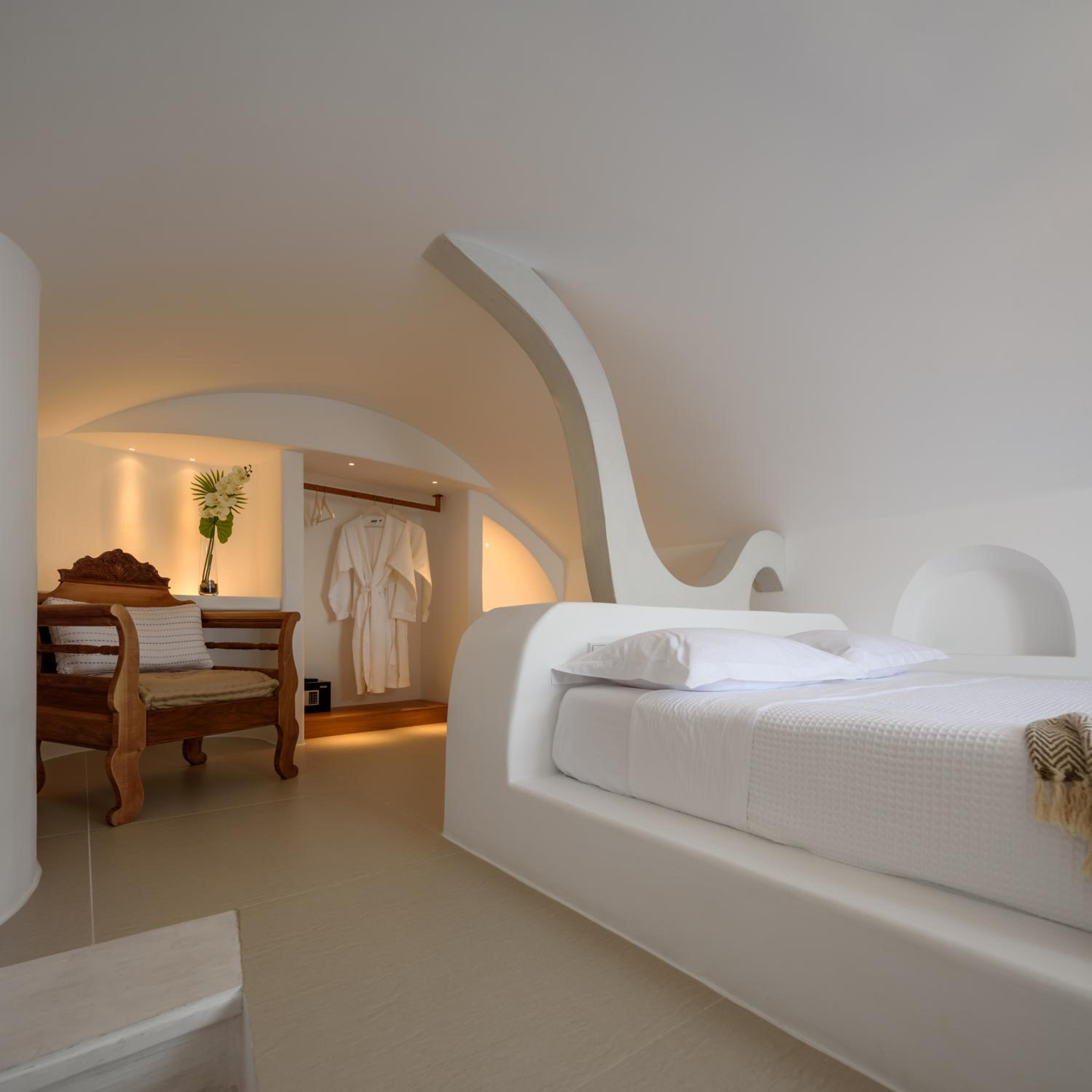 Junior Suite with Hot Tub and Caldera View - Photo 6