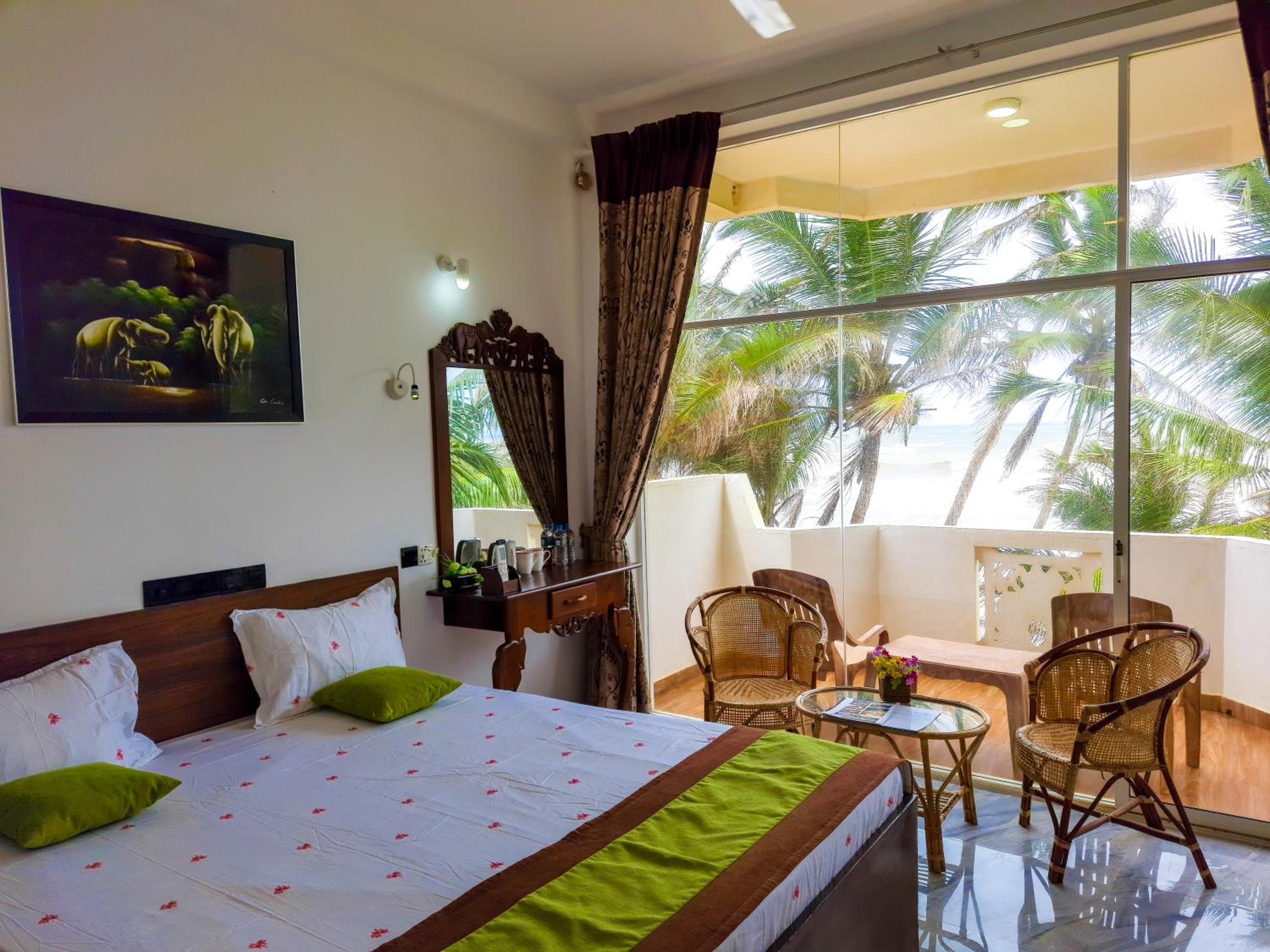Deluxe Double Room with Balcony and Sea View