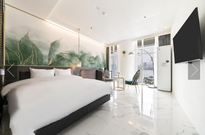 Double Room with Sea View - Photo 7