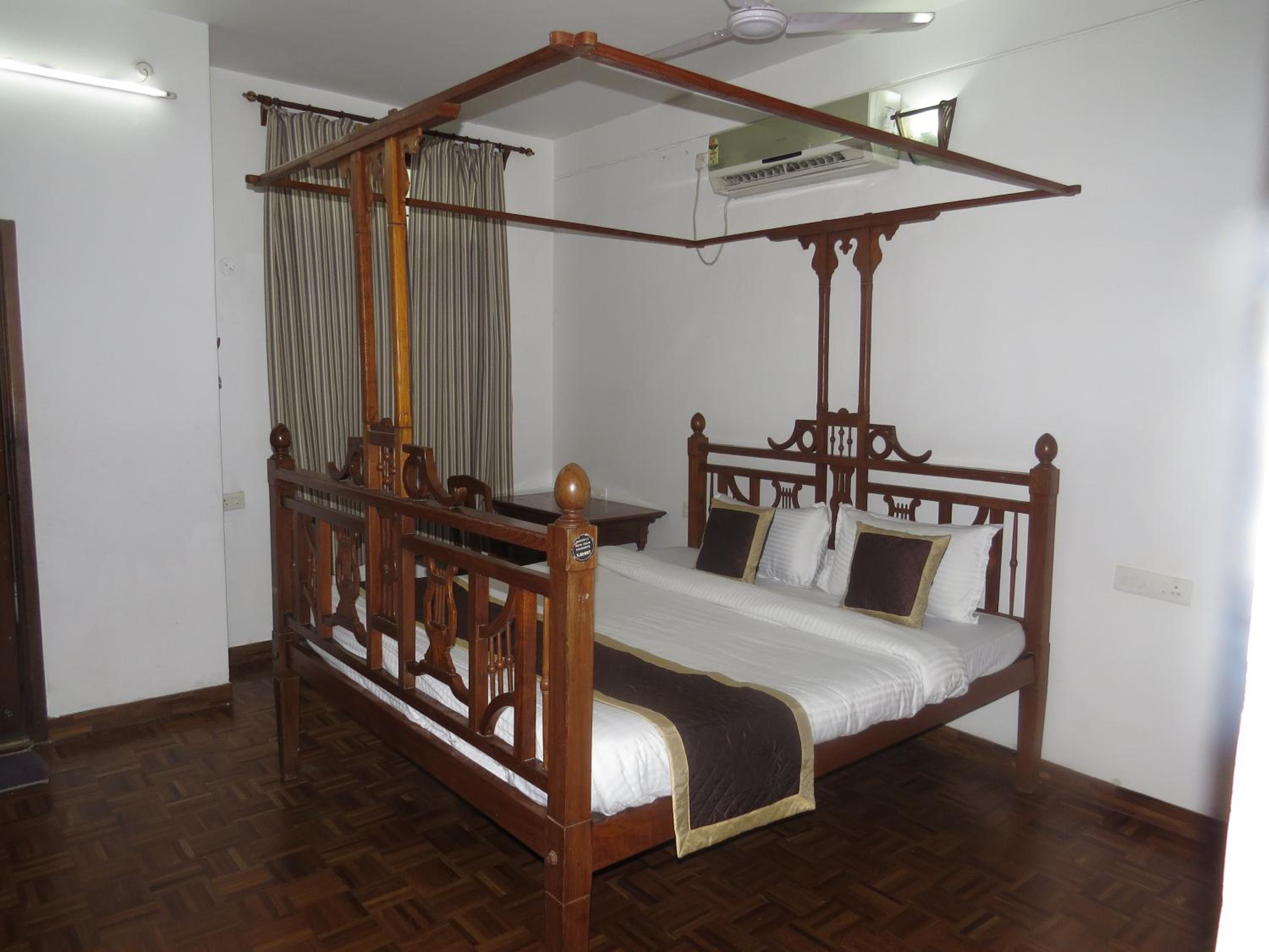 Deluxe Suite - Photo 6