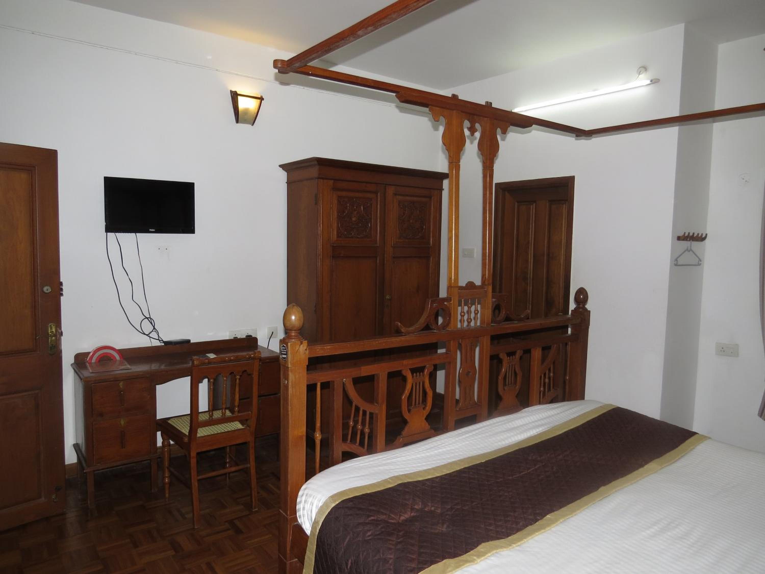 Deluxe Suite - Photo 7