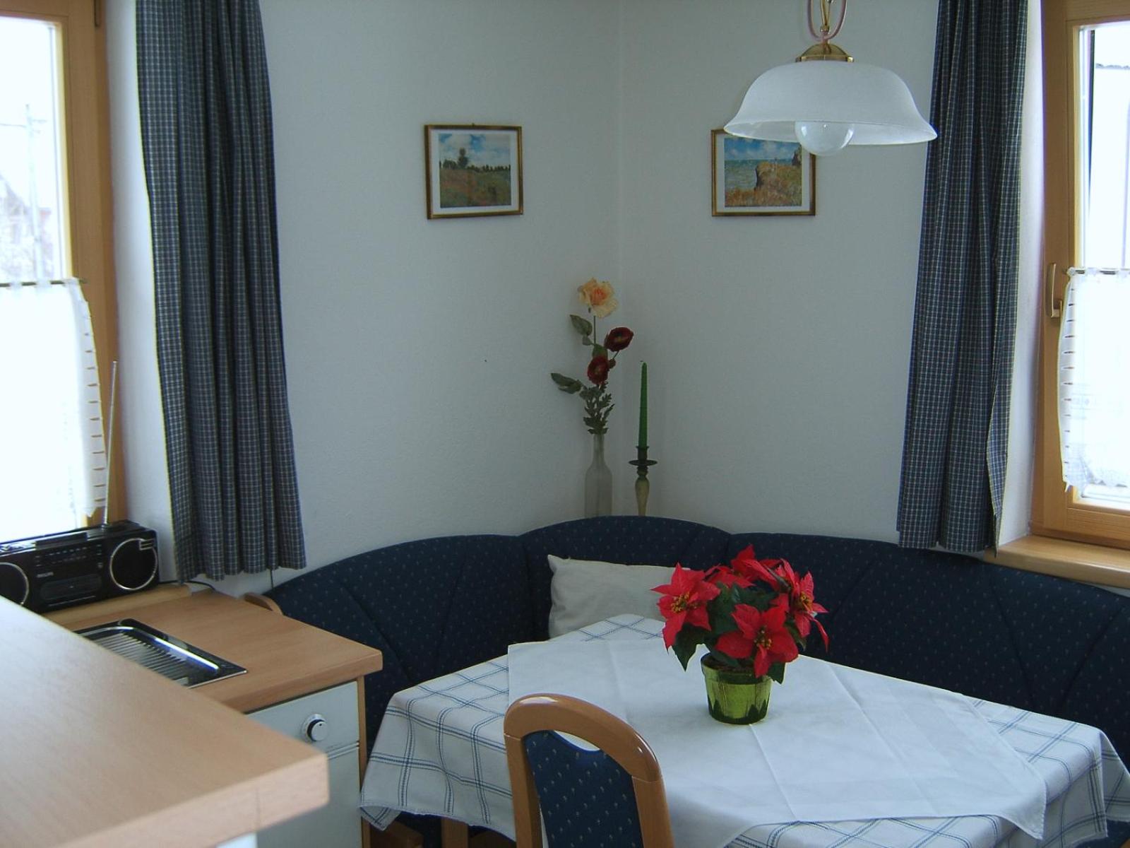 Apartment with Mountain View photo 3