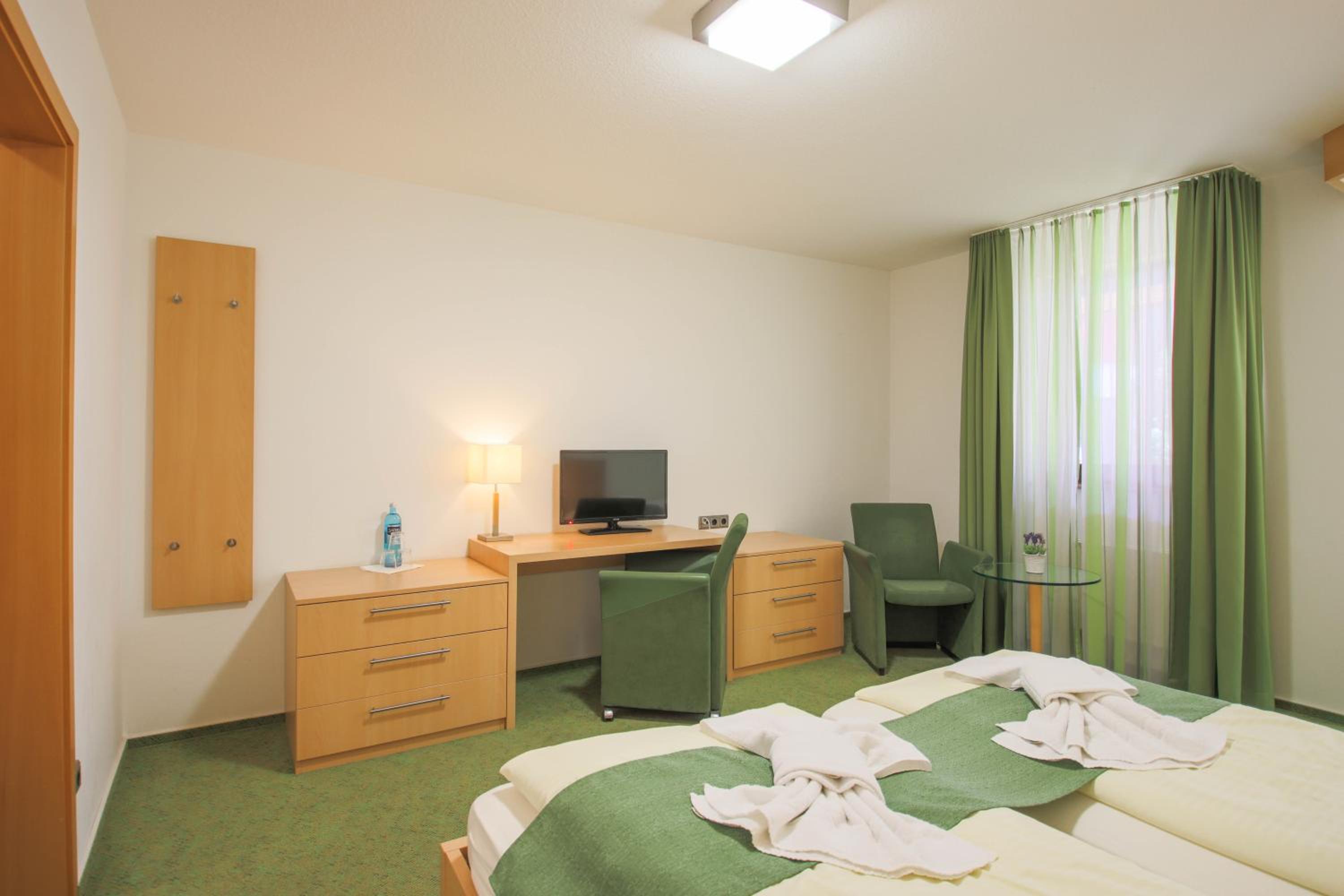 Double Room with Mountain View - Photo 5