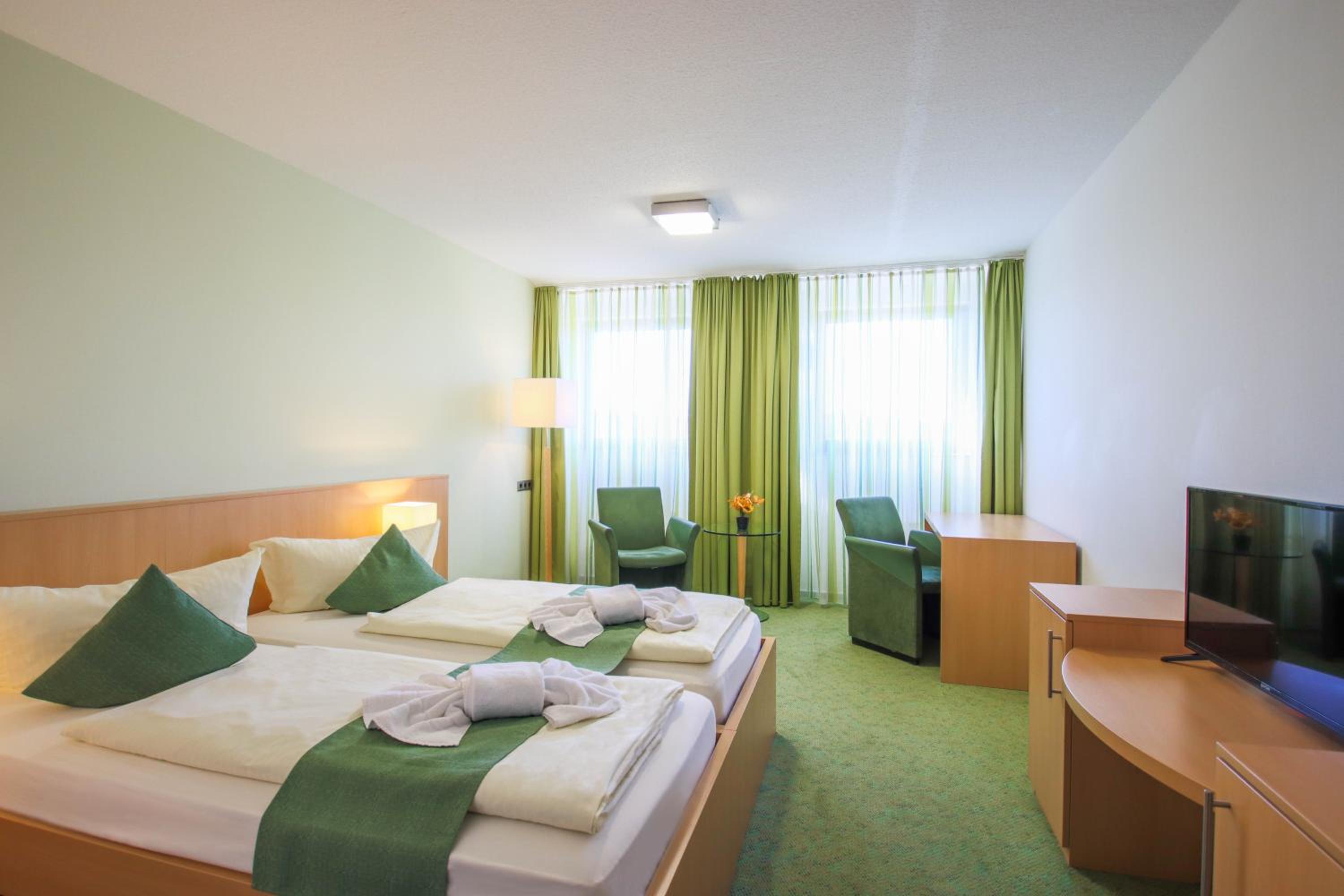 Double Room with Mountain View - Photo 1