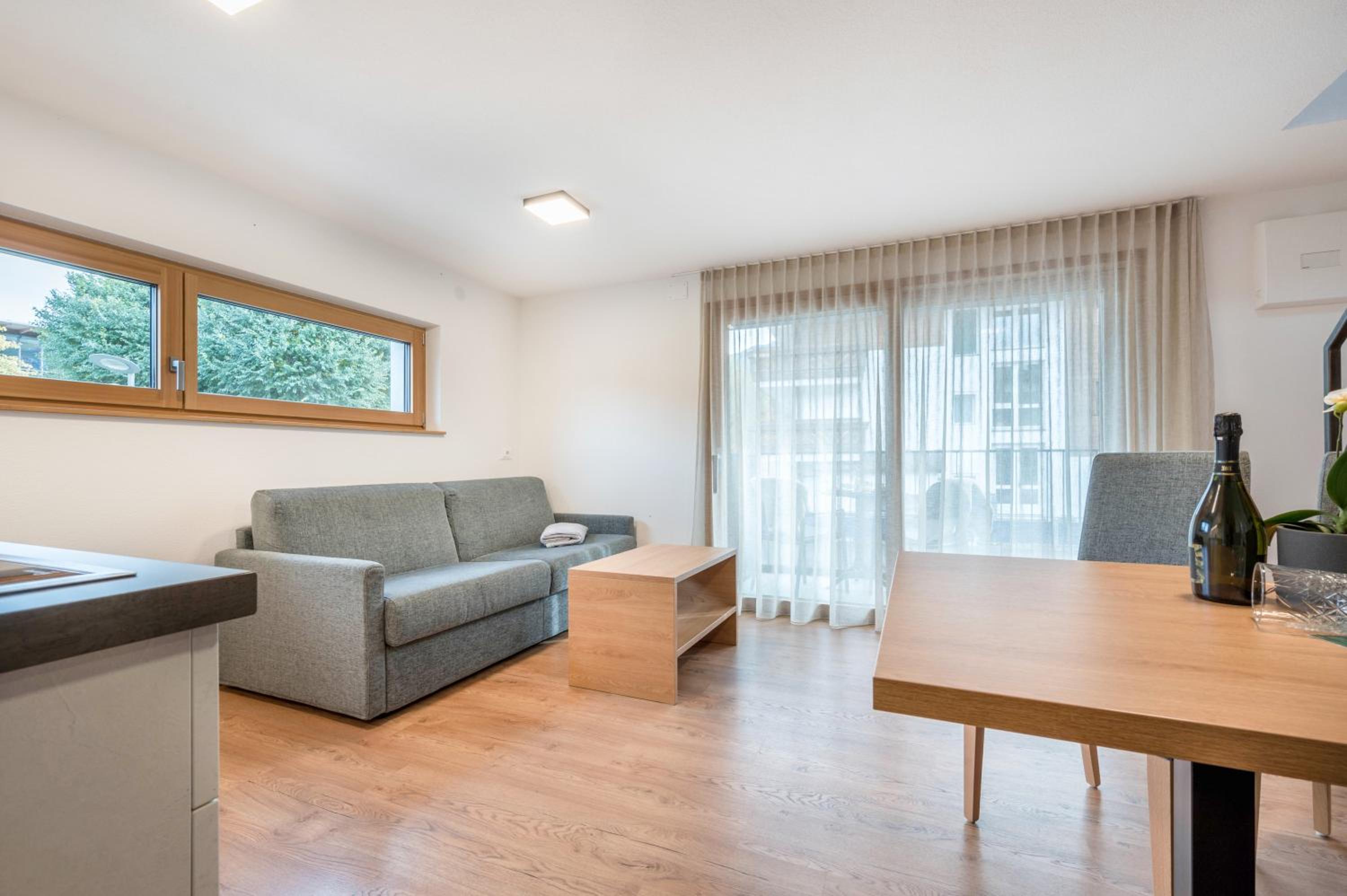 Two-Bedroom Deluxe Apartment with Balcony photo 1