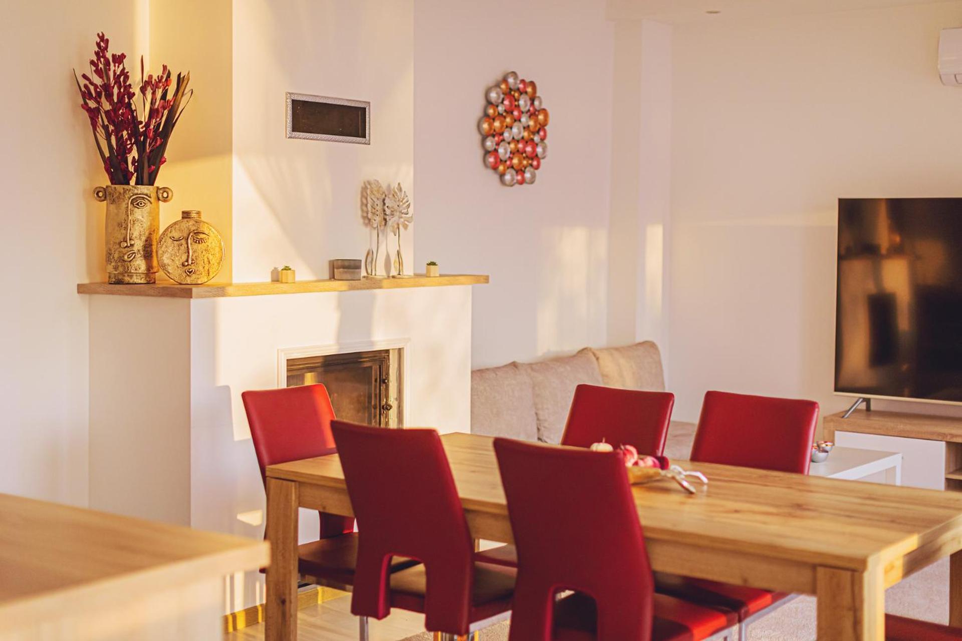 Three-Bedroom Apartment - Photo 3