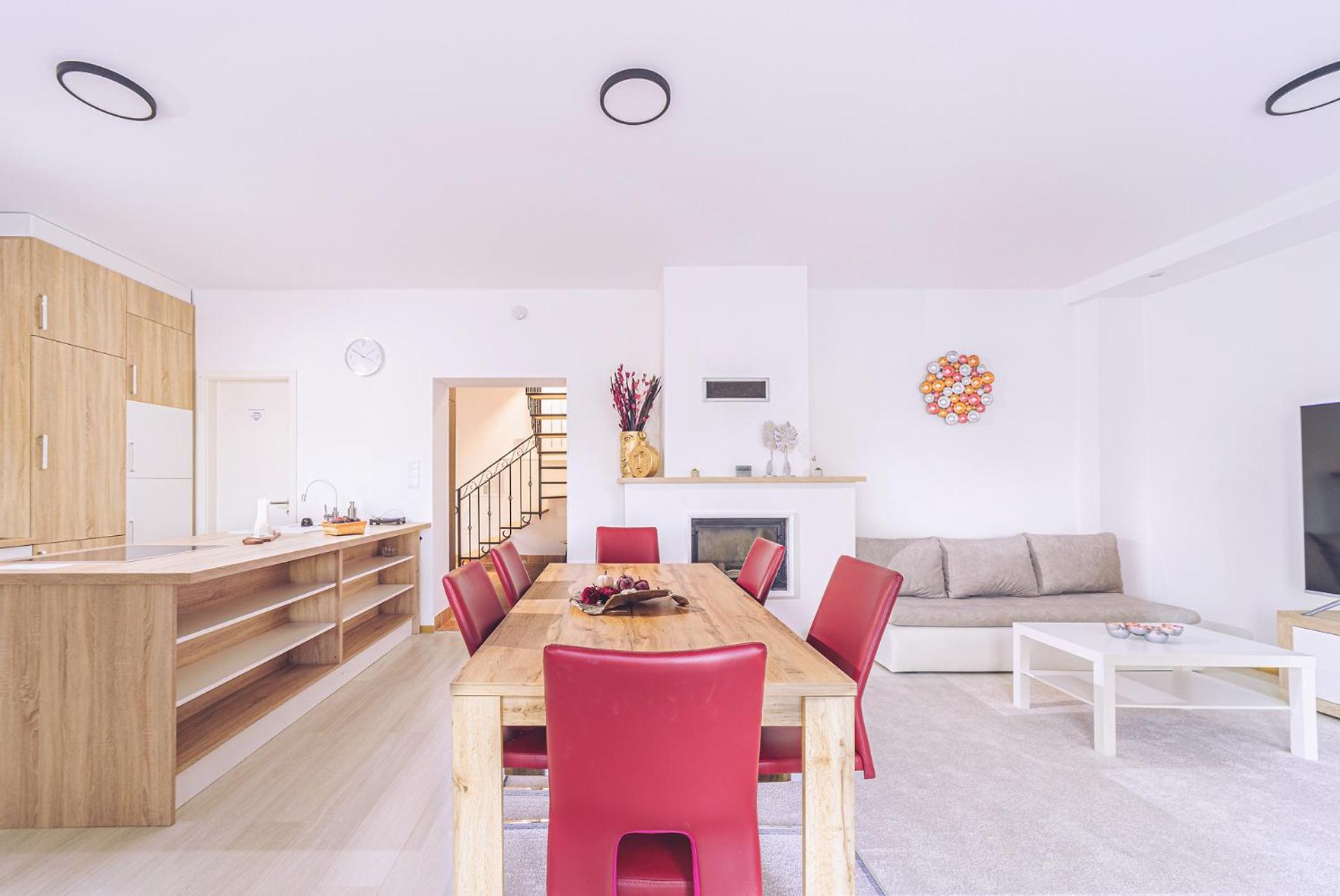 Three-Bedroom Apartment - Photo 8