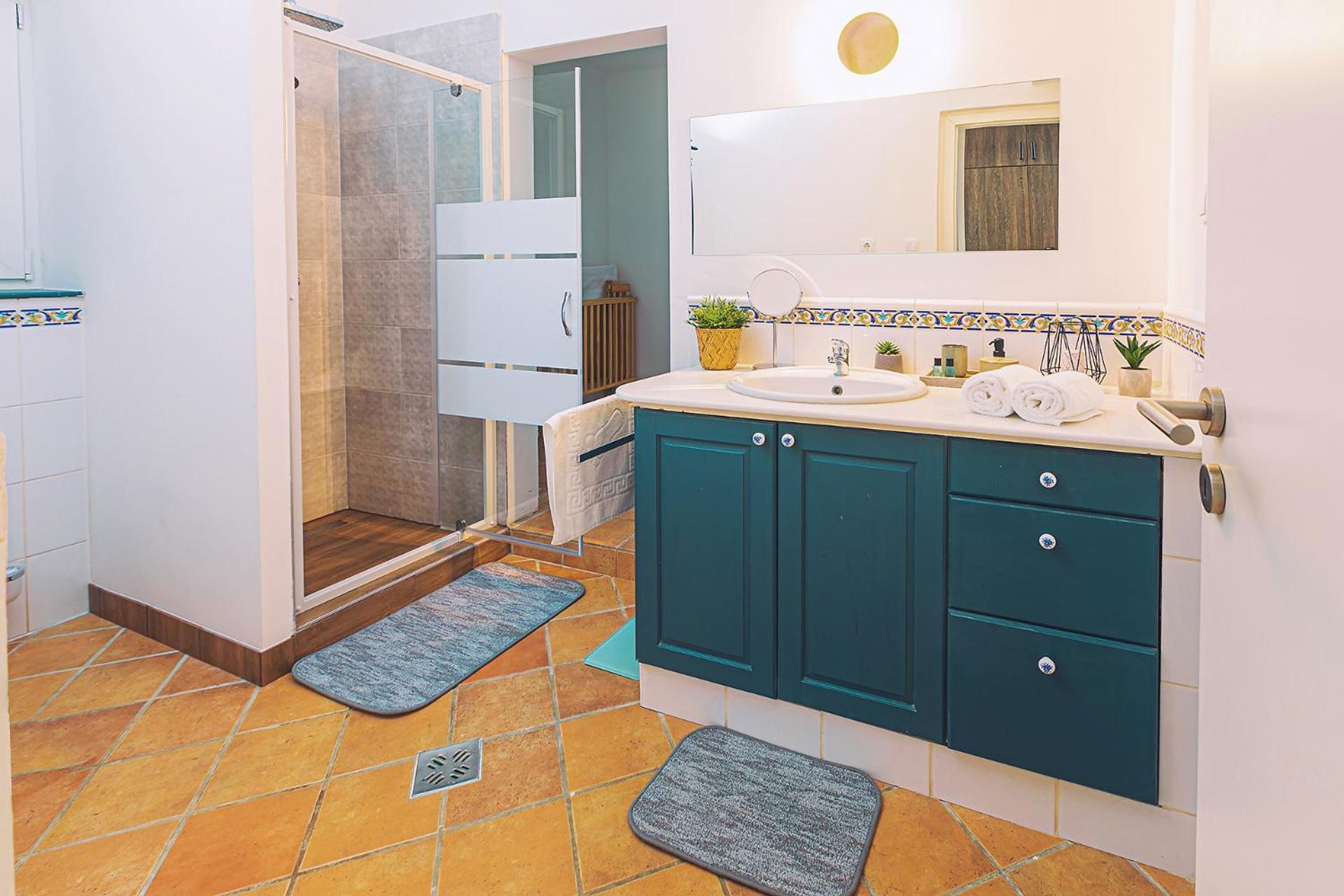Three-Bedroom Apartment - Photo 24