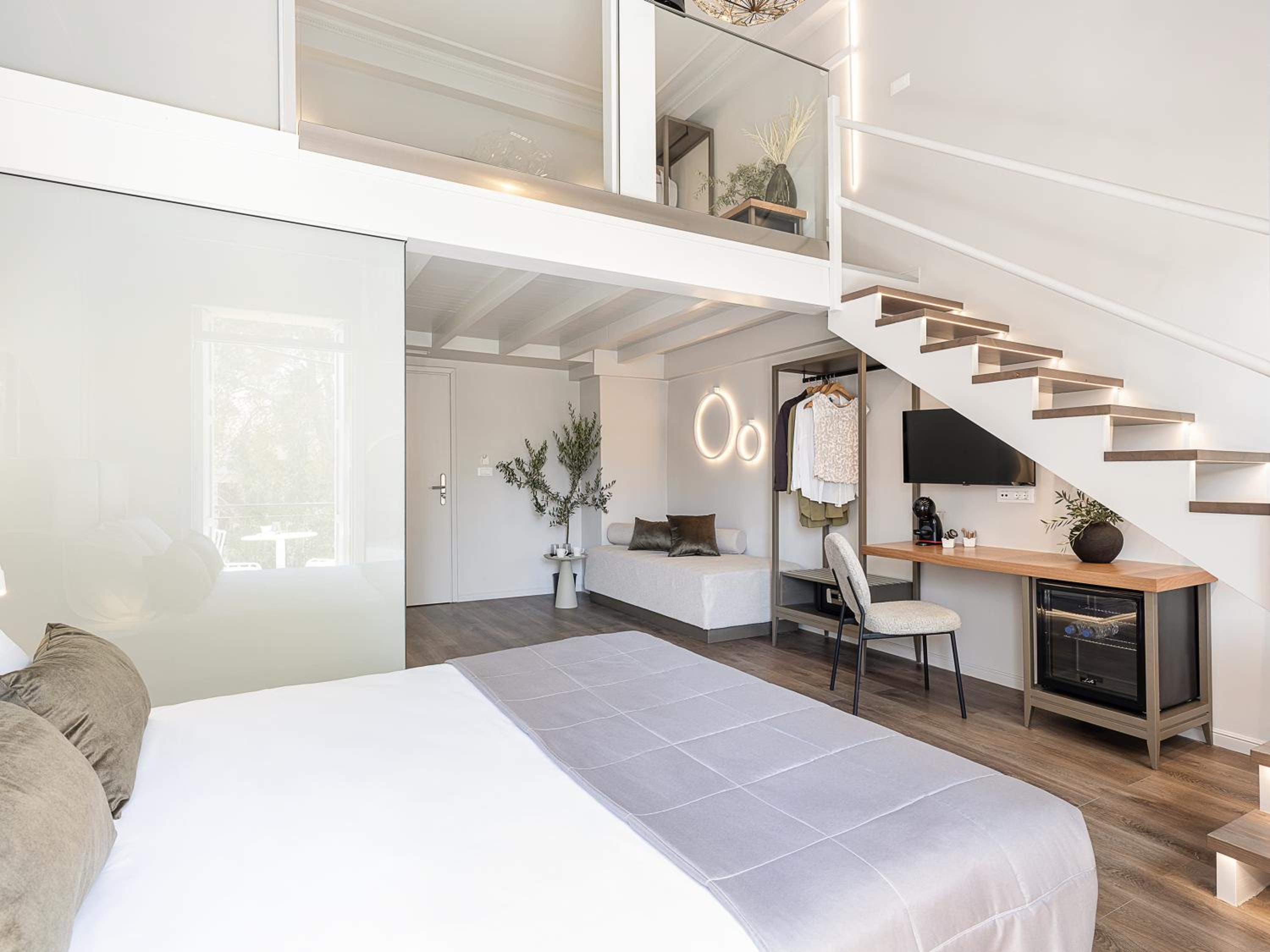 Two-Bedroom Suite with Balcony - Photo 1