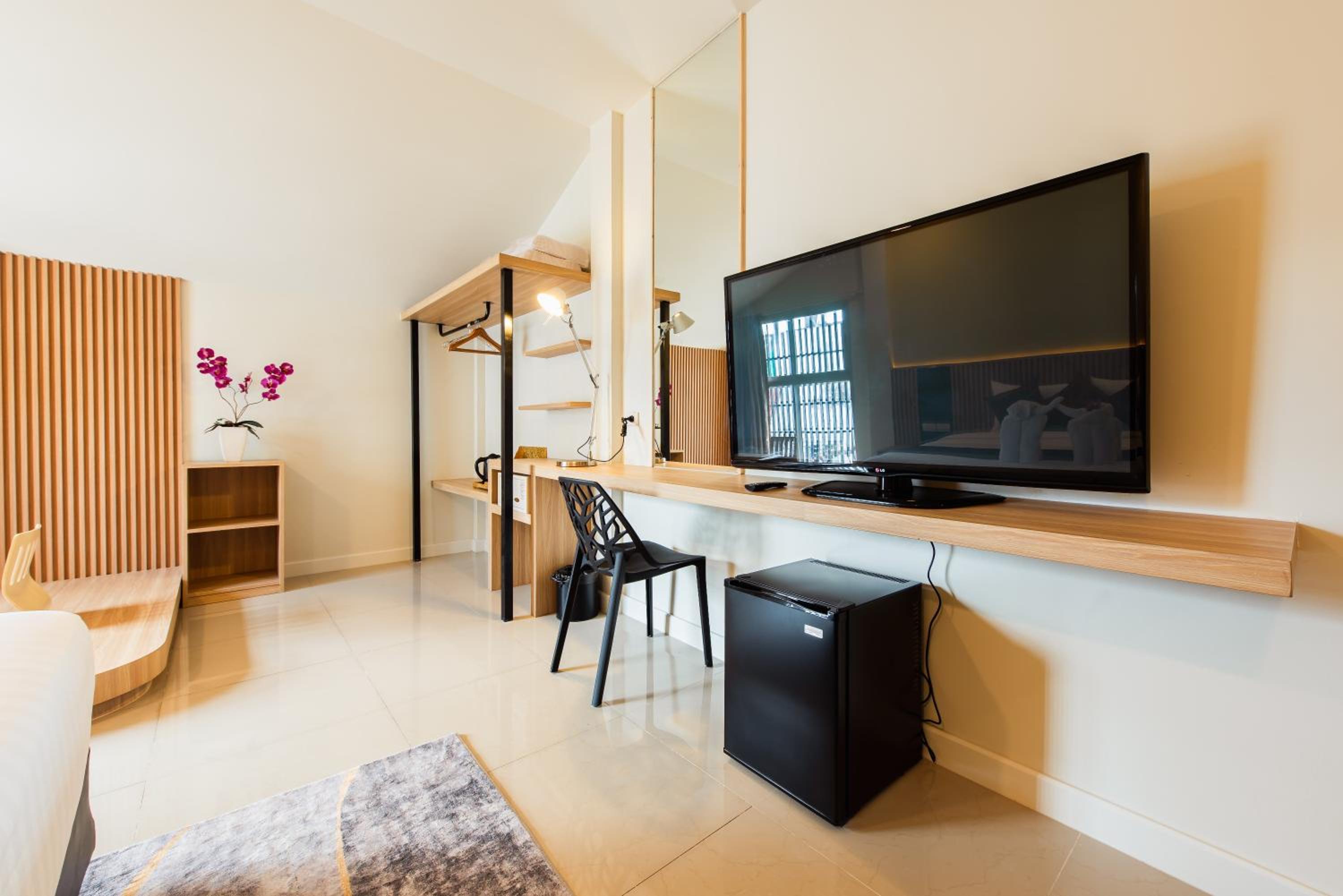 Suite - Photo 6
