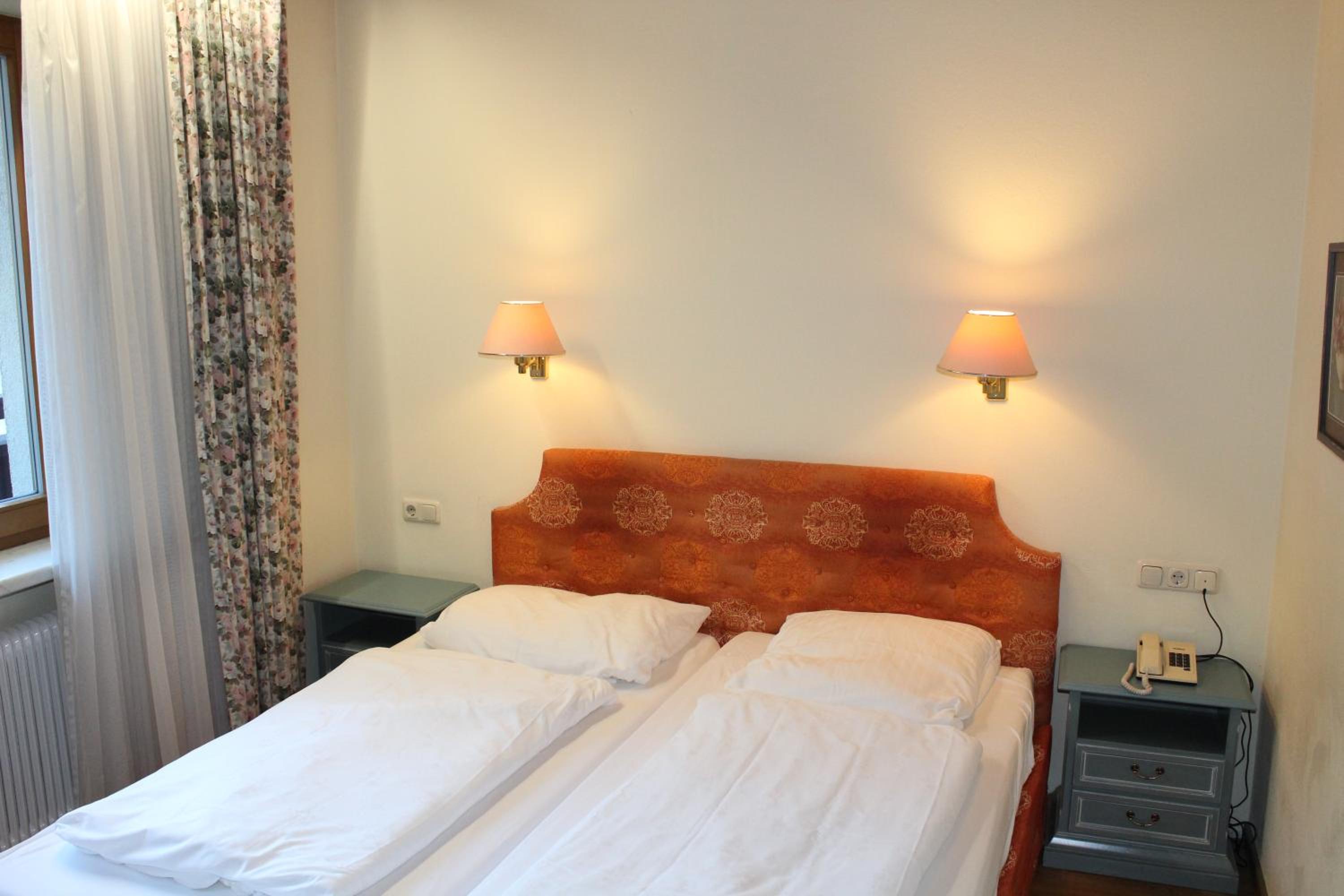Budget Double Room photo 3