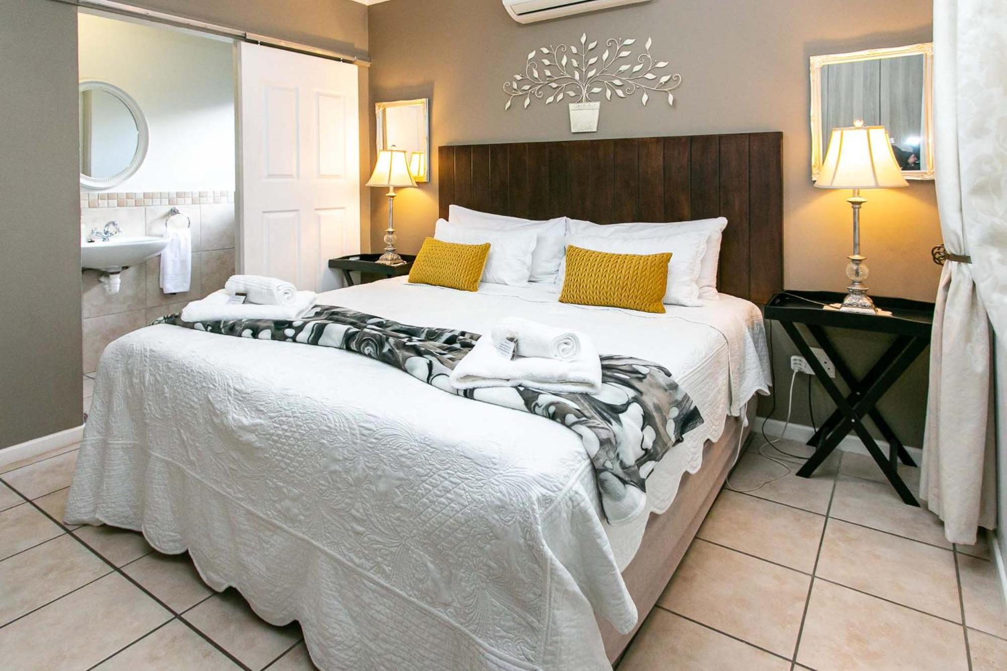 Two-Bedroom Apartment - Photo 8