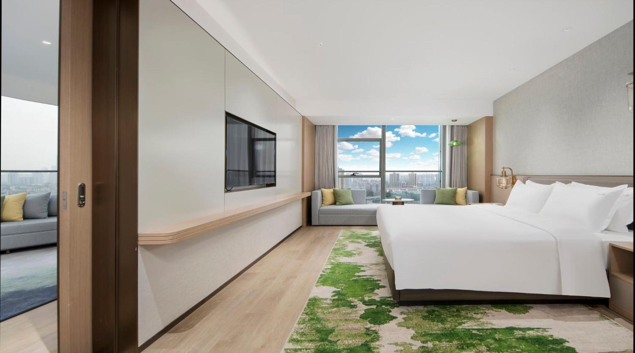 One-Bedroom King Suite with River View - Photo 1