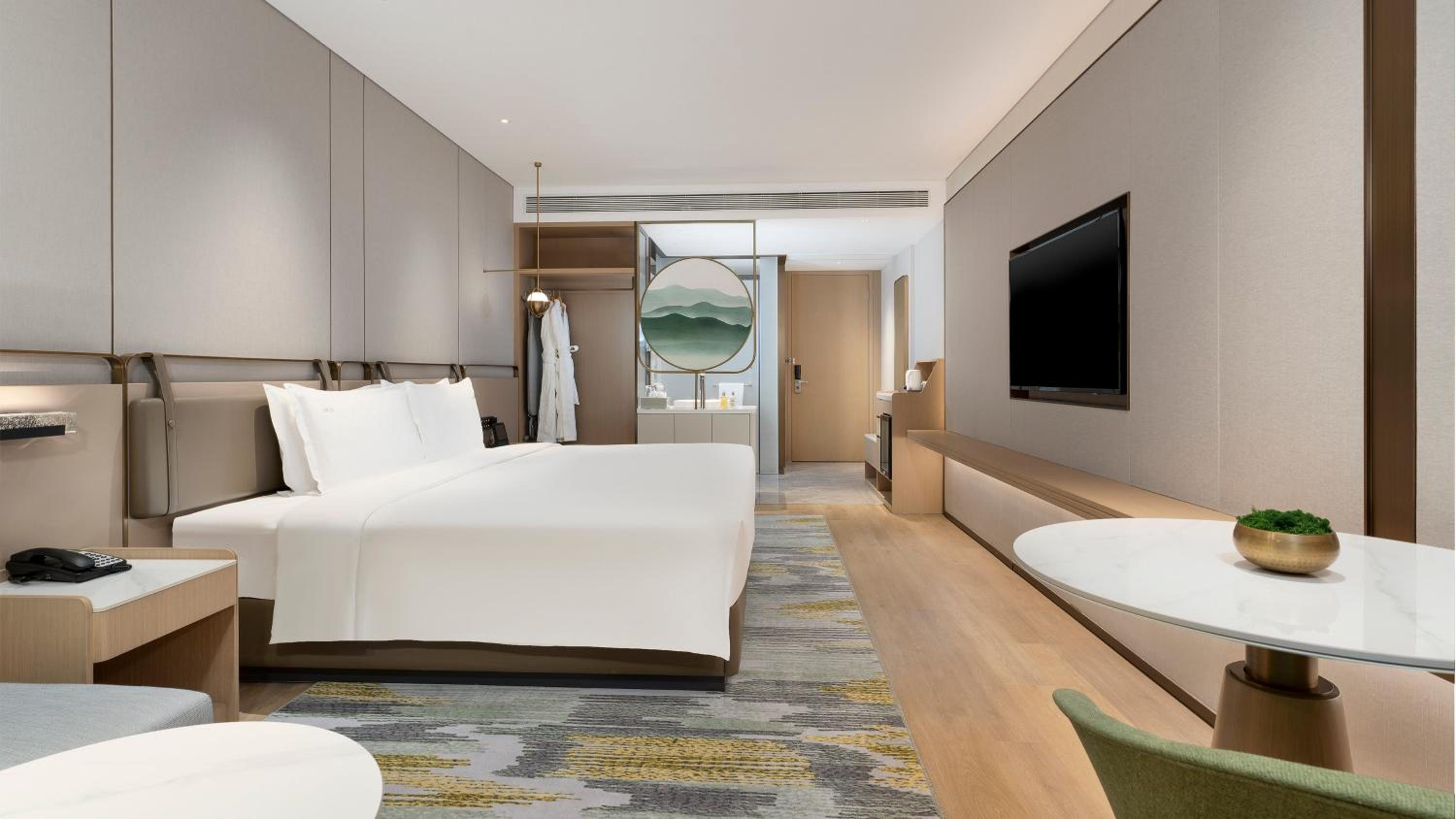 Premium King Room with City View