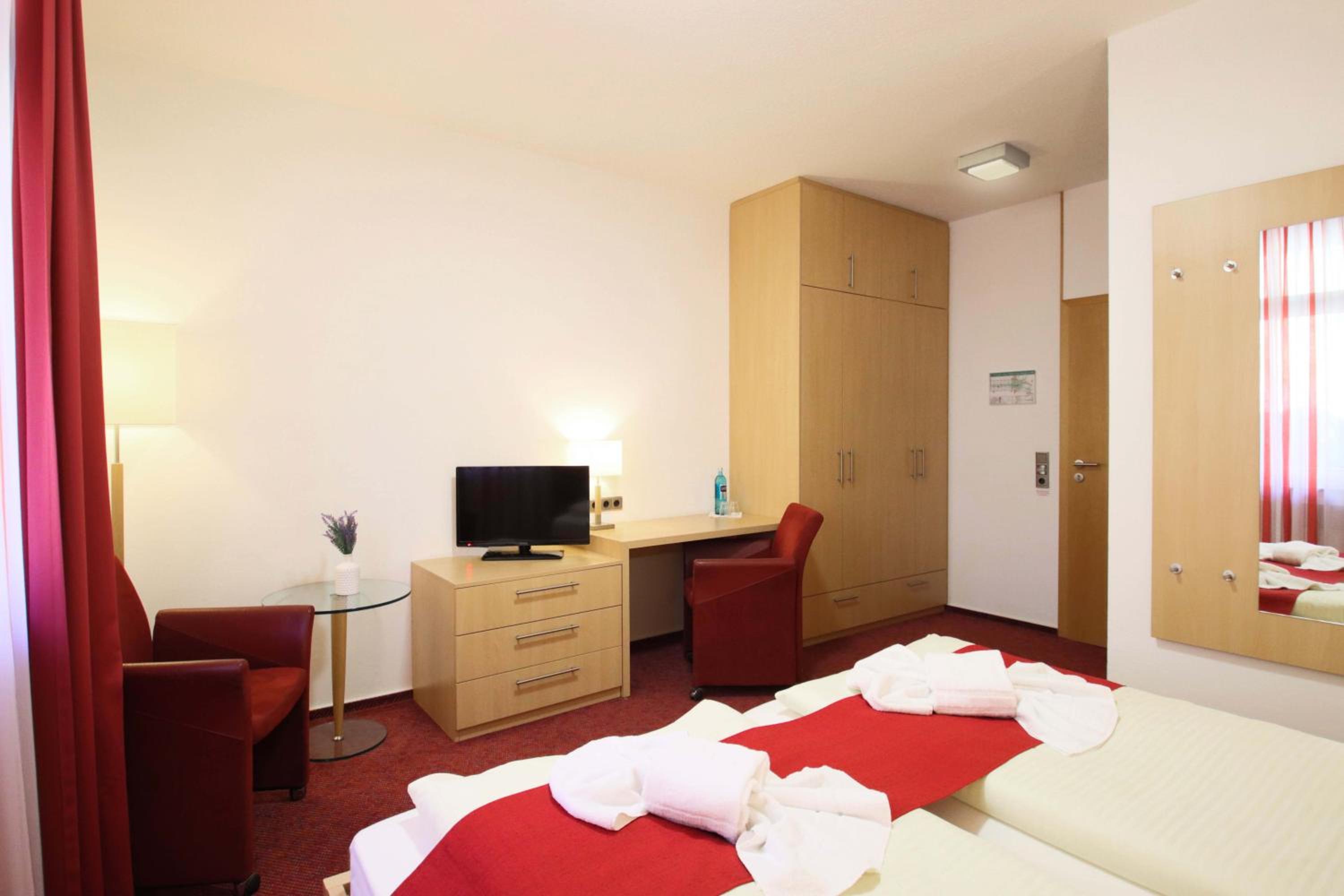 Standard Double Room - Photo 3
