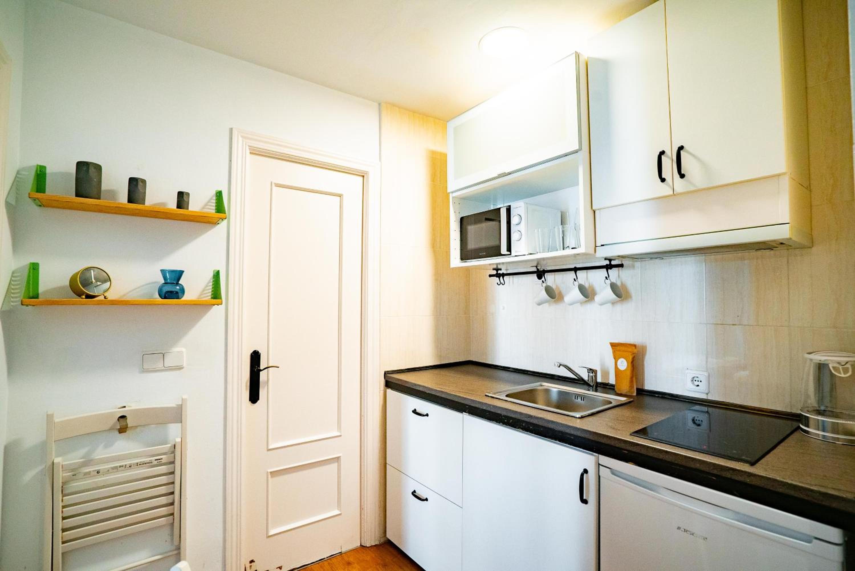 Two-Bedroom Apartment ( 3 Adults ) - Photo 9
