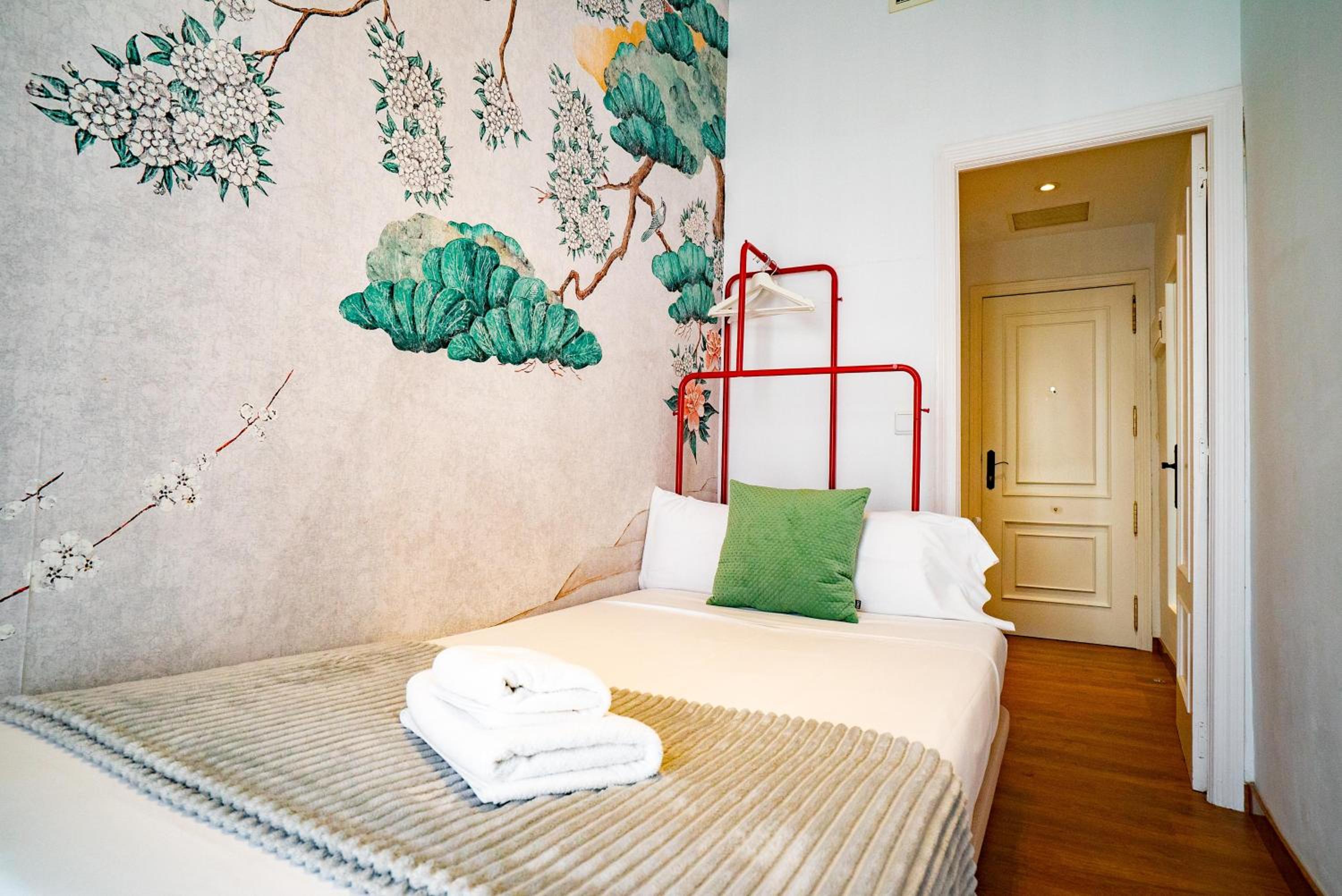 Two-Bedroom Apartment ( 3 Adults ) - Photo 2
