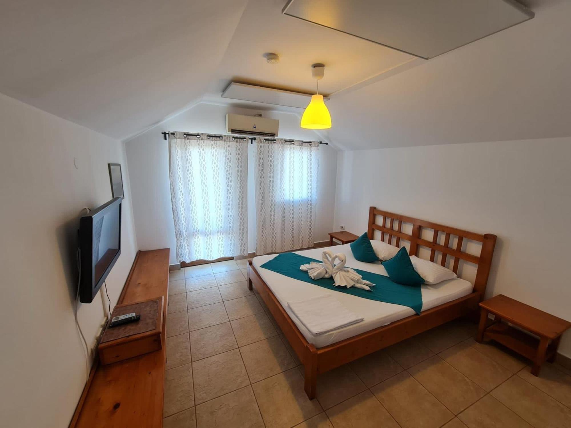 Deluxe Bungalow - Photo 14