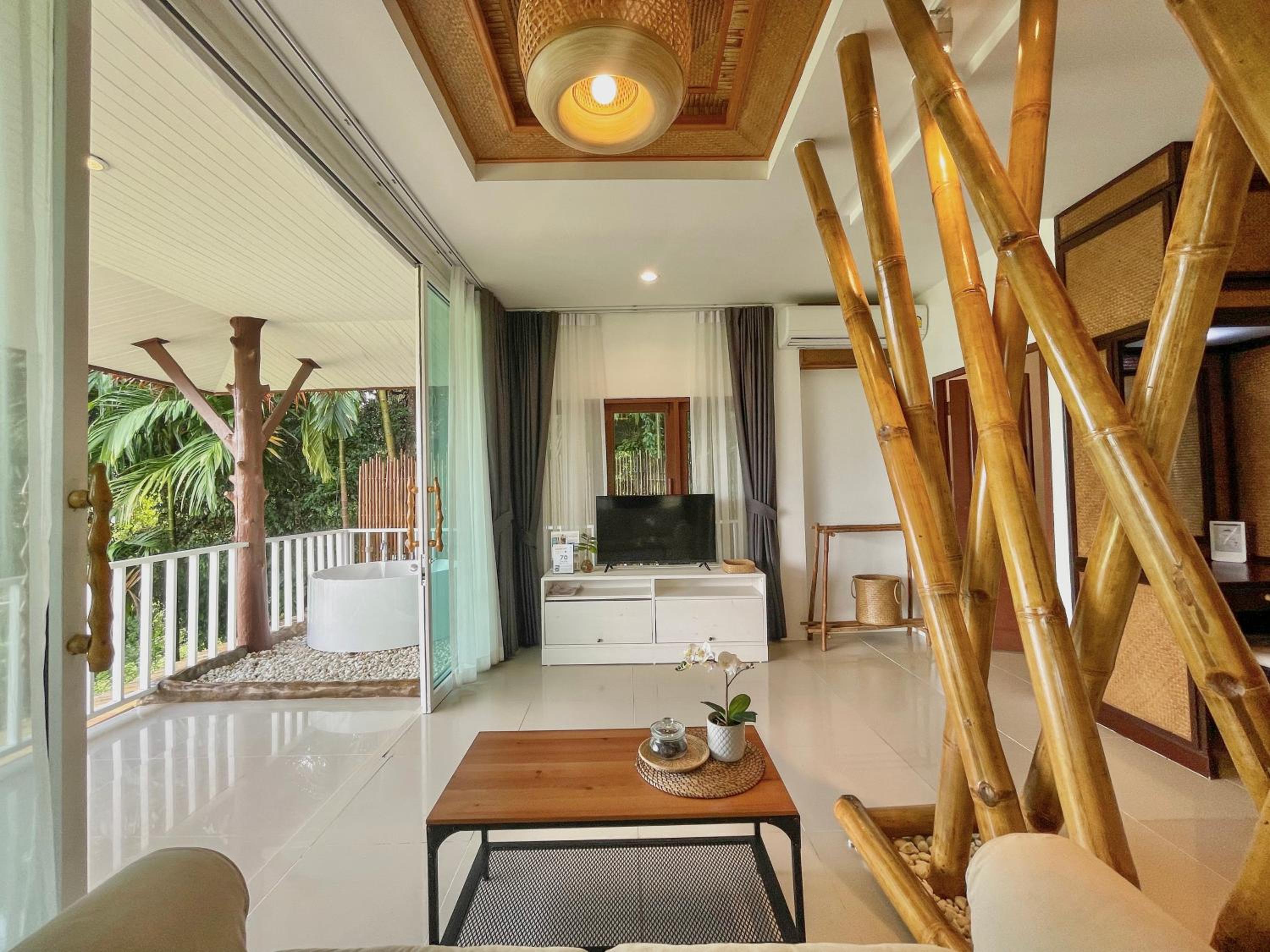 Jacuzzi Villa Three- Free Beach Shuttle - Photo 9