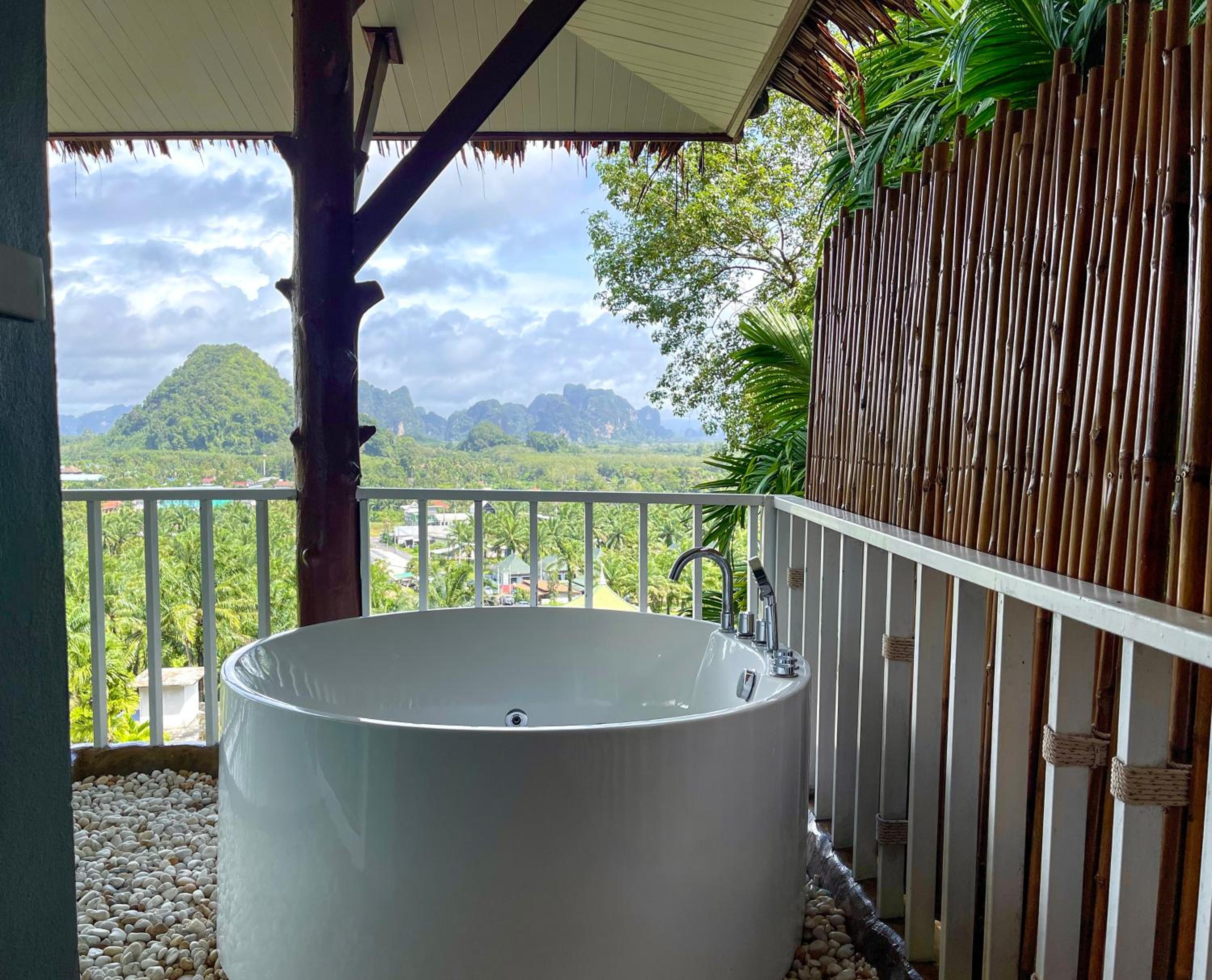 Jacuzzi Villa Three- Free Beach Shuttle - Photo 6