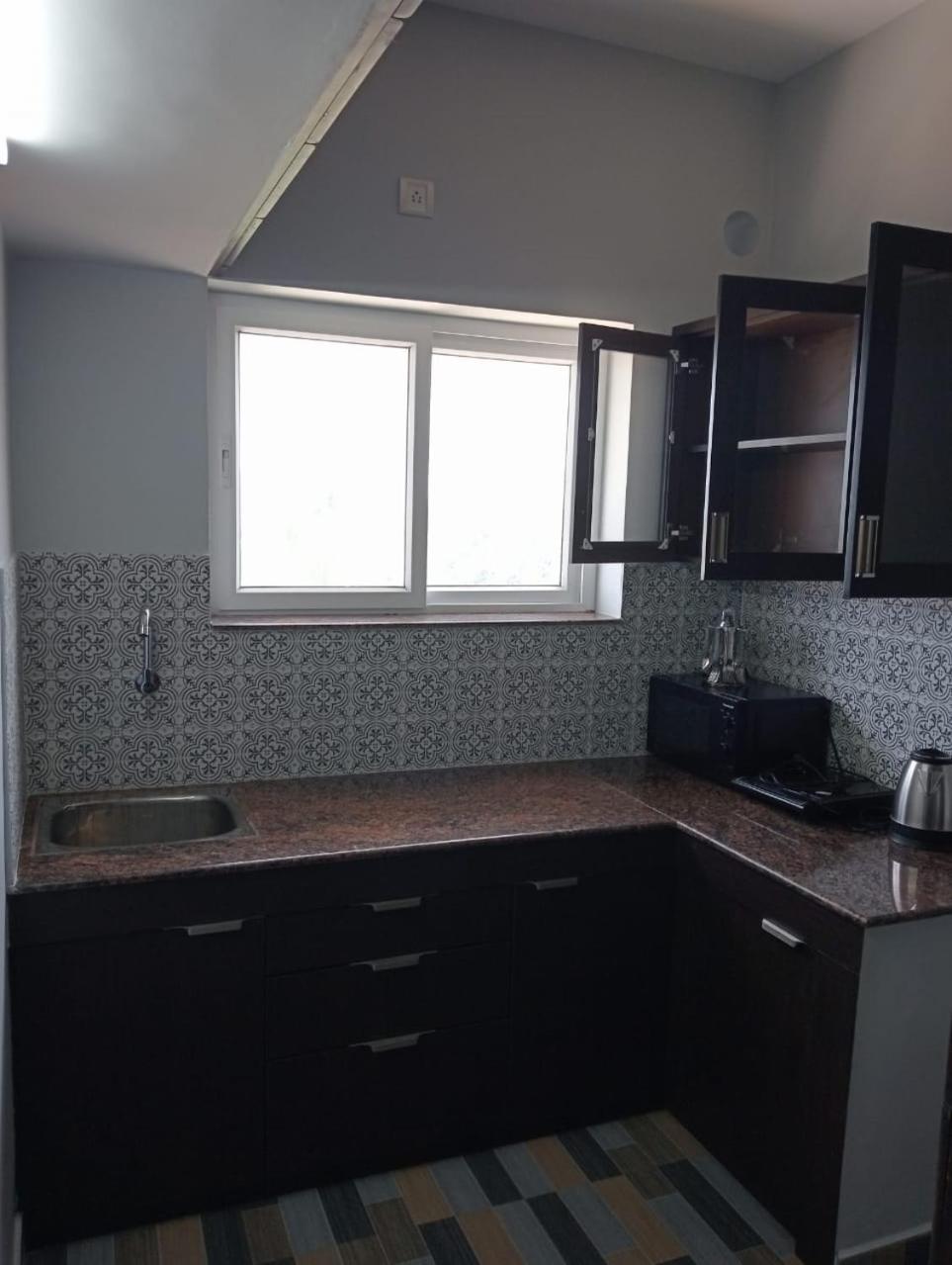One-Bedroom Apartment - Photo 2